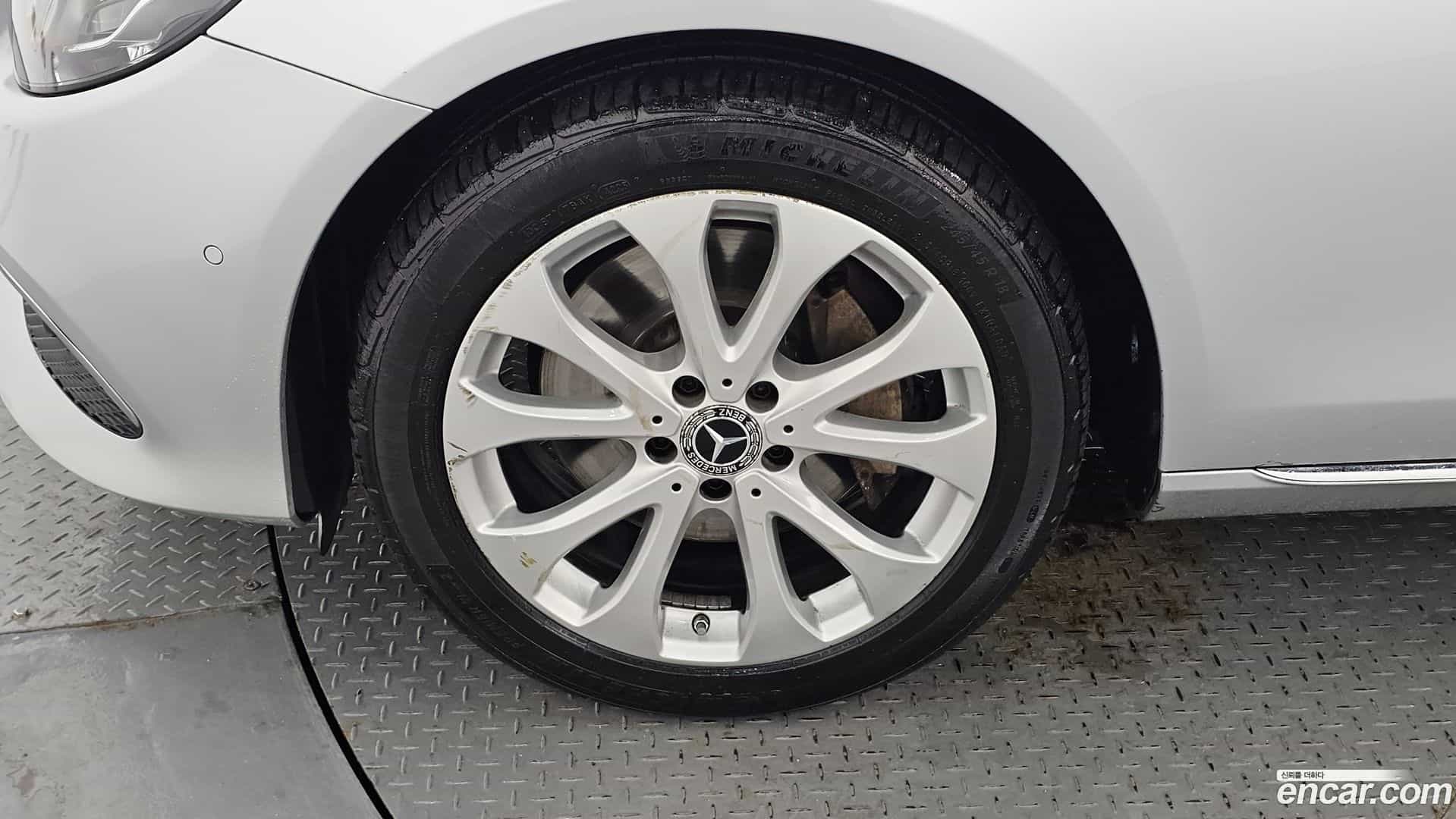 E-Class Mercedes-Benz 2017.5-OUTER-005