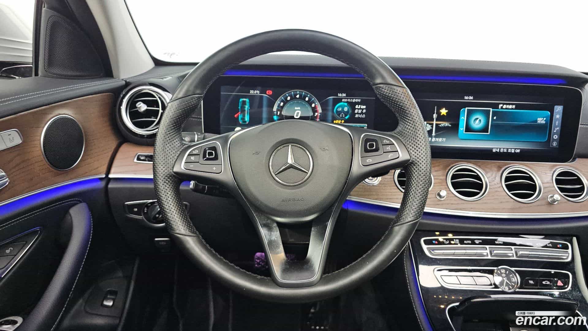 E-Class Mercedes-Benz 2017.5-OPTION-015