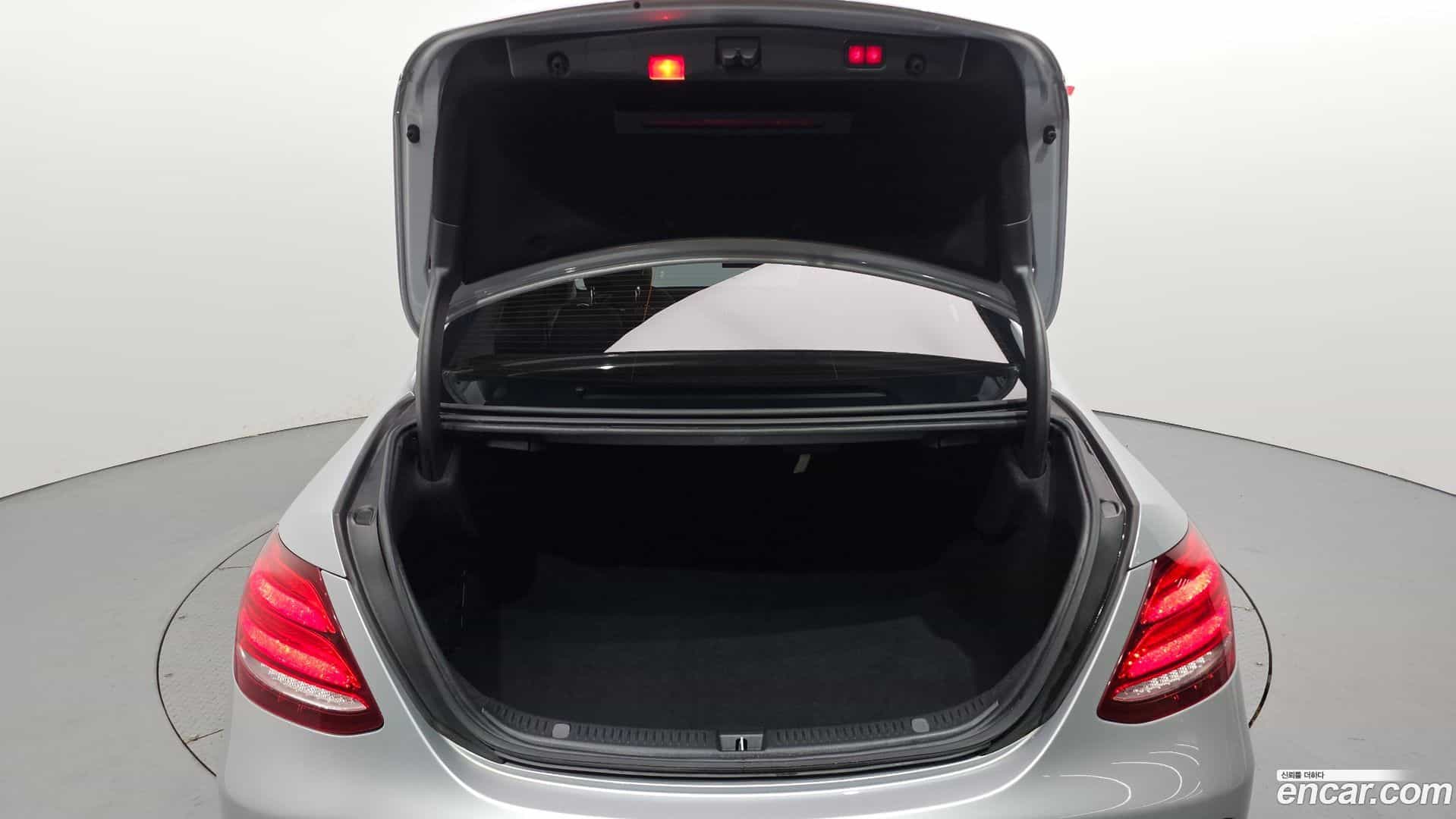 E-Class Mercedes-Benz 2017.5-OPTION-024