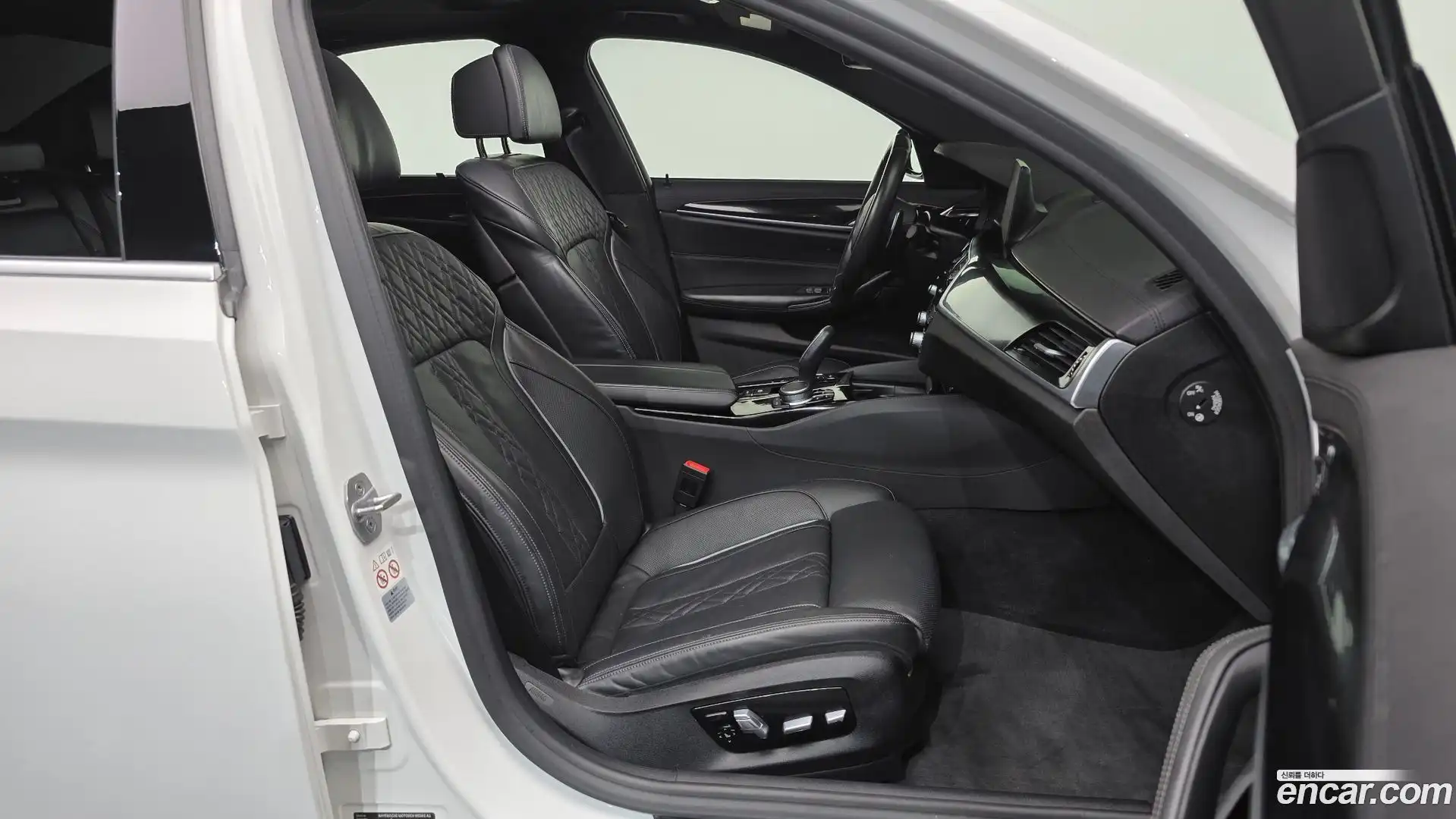 5-Series BMW 2019.7-INNER-036