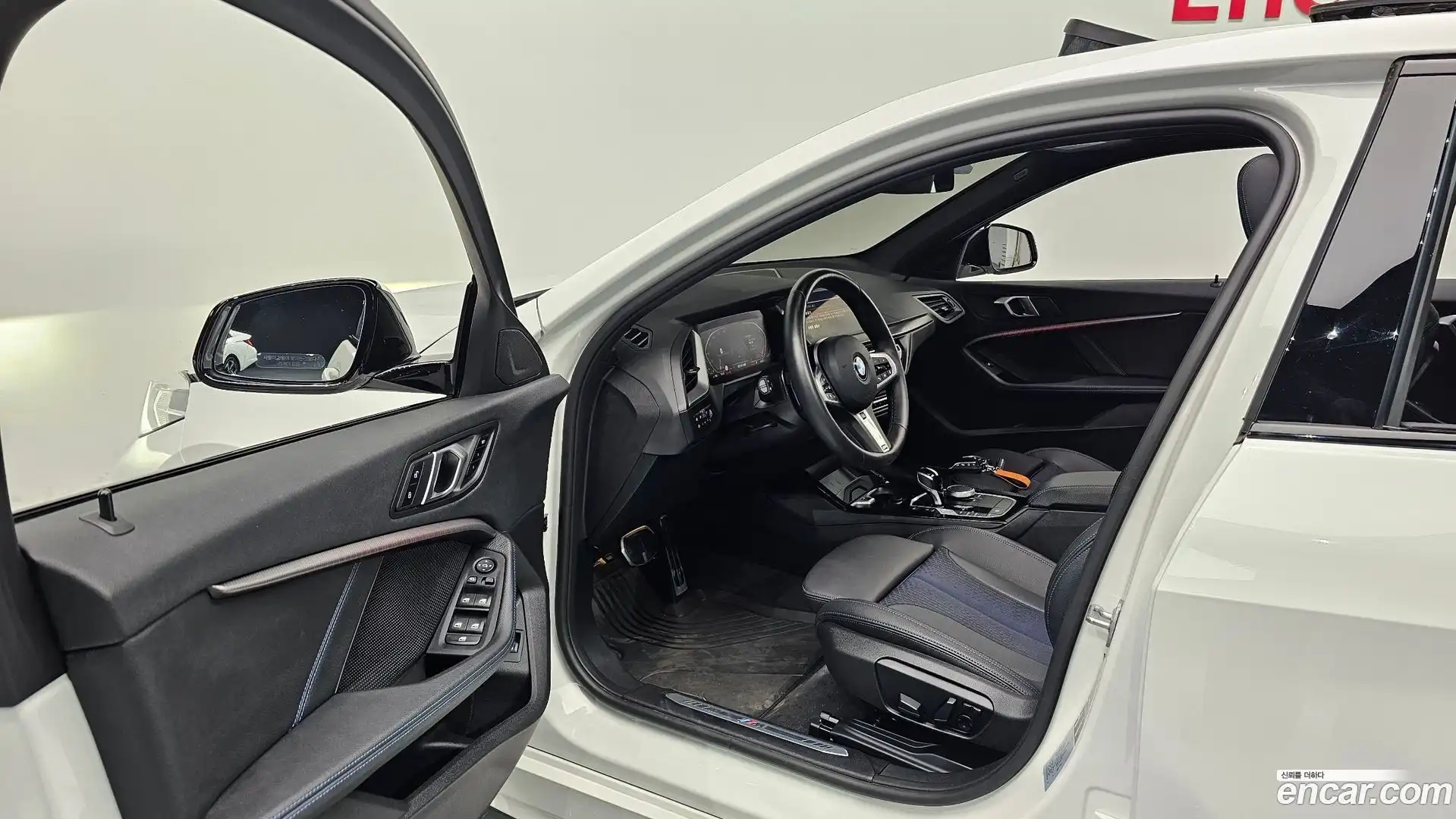 1-Series BMW 2024.11-INNER-010