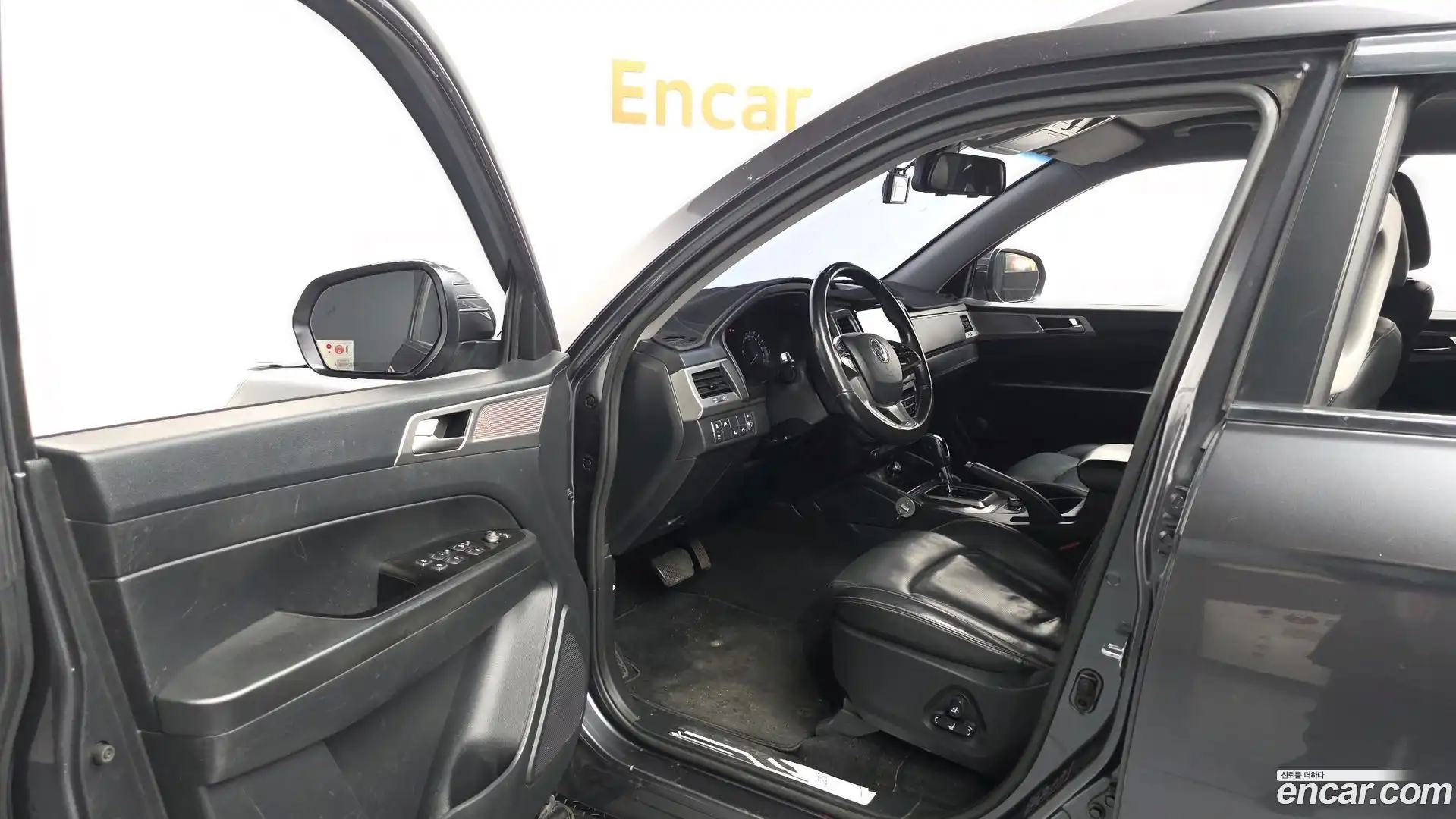 Rexton KG Mobility 2018.5-INNER-010