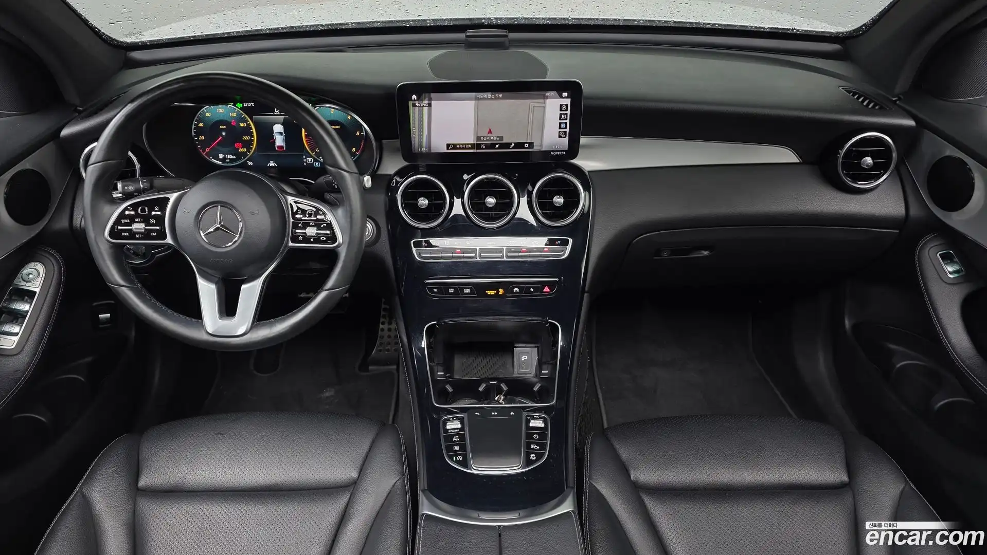 GLC-Class Mercedes-Benz 2020.9-INNER-007