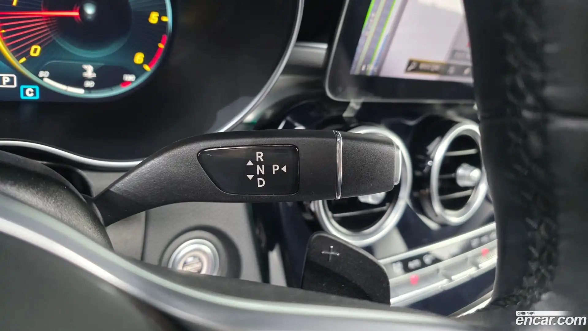 GLC-Class Mercedes-Benz 2020.9-INNER-009