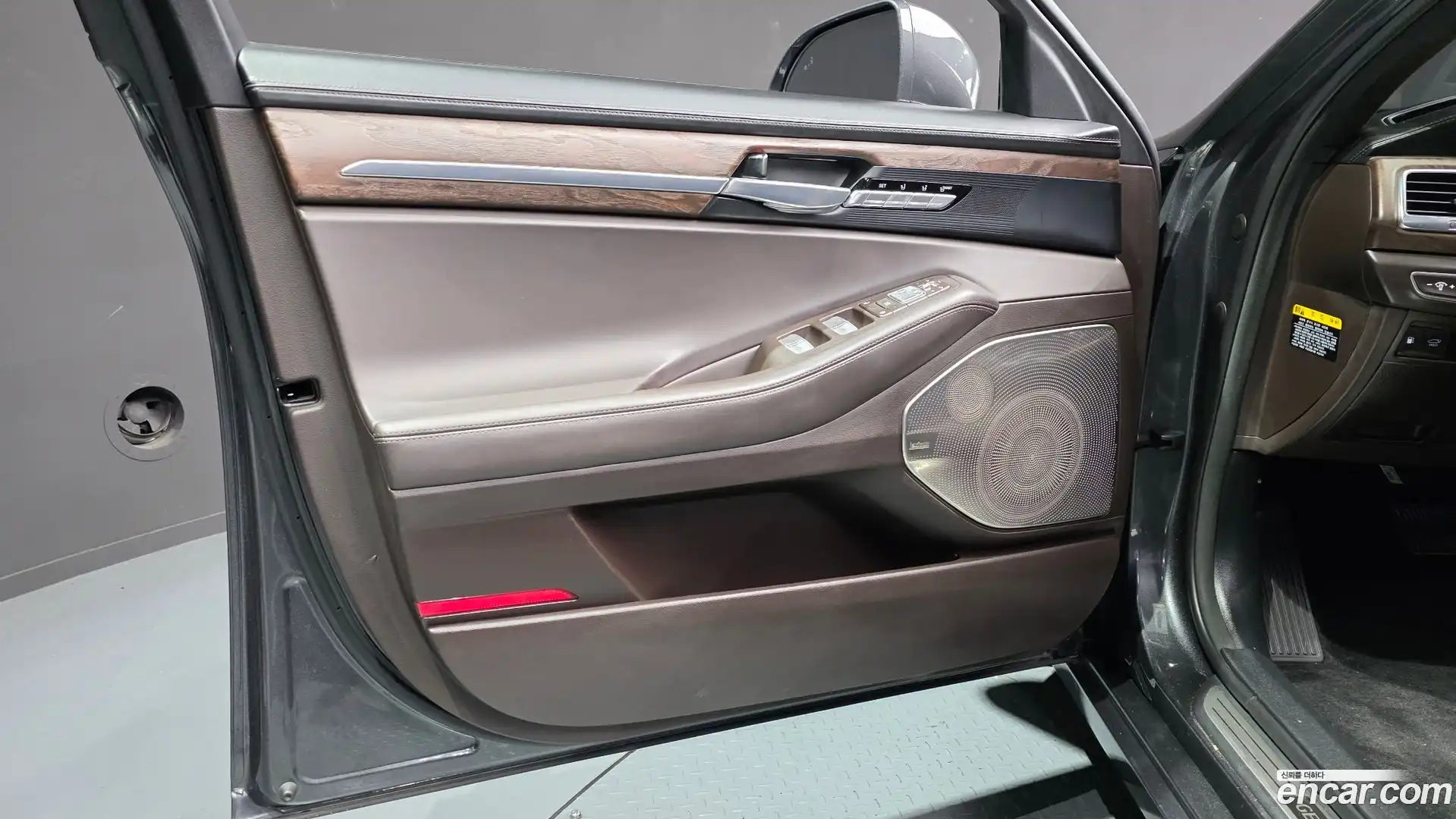 G90 Genesis 2020.2-INNER-034
