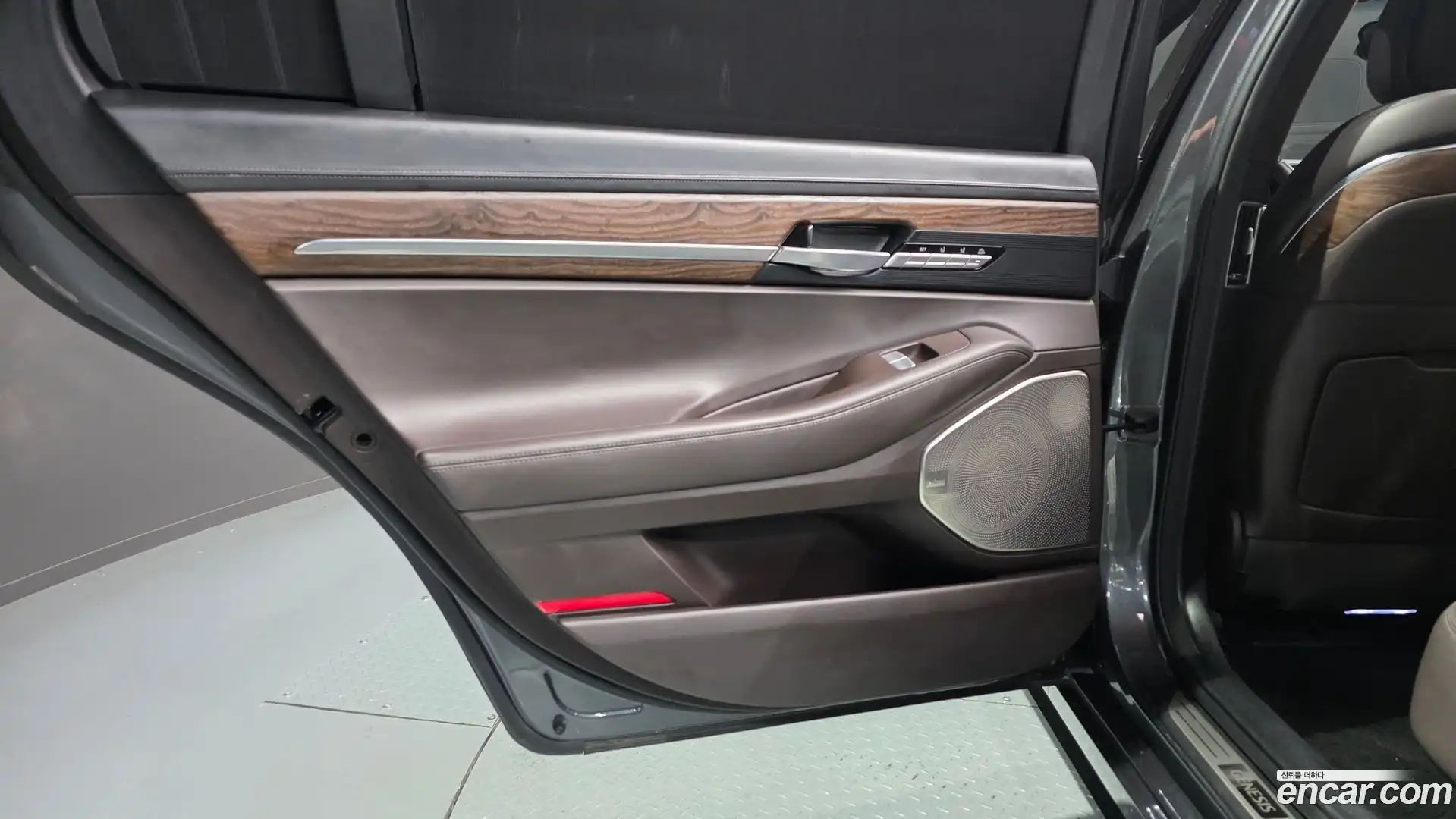 G90 Genesis 2020.2-INNER-035