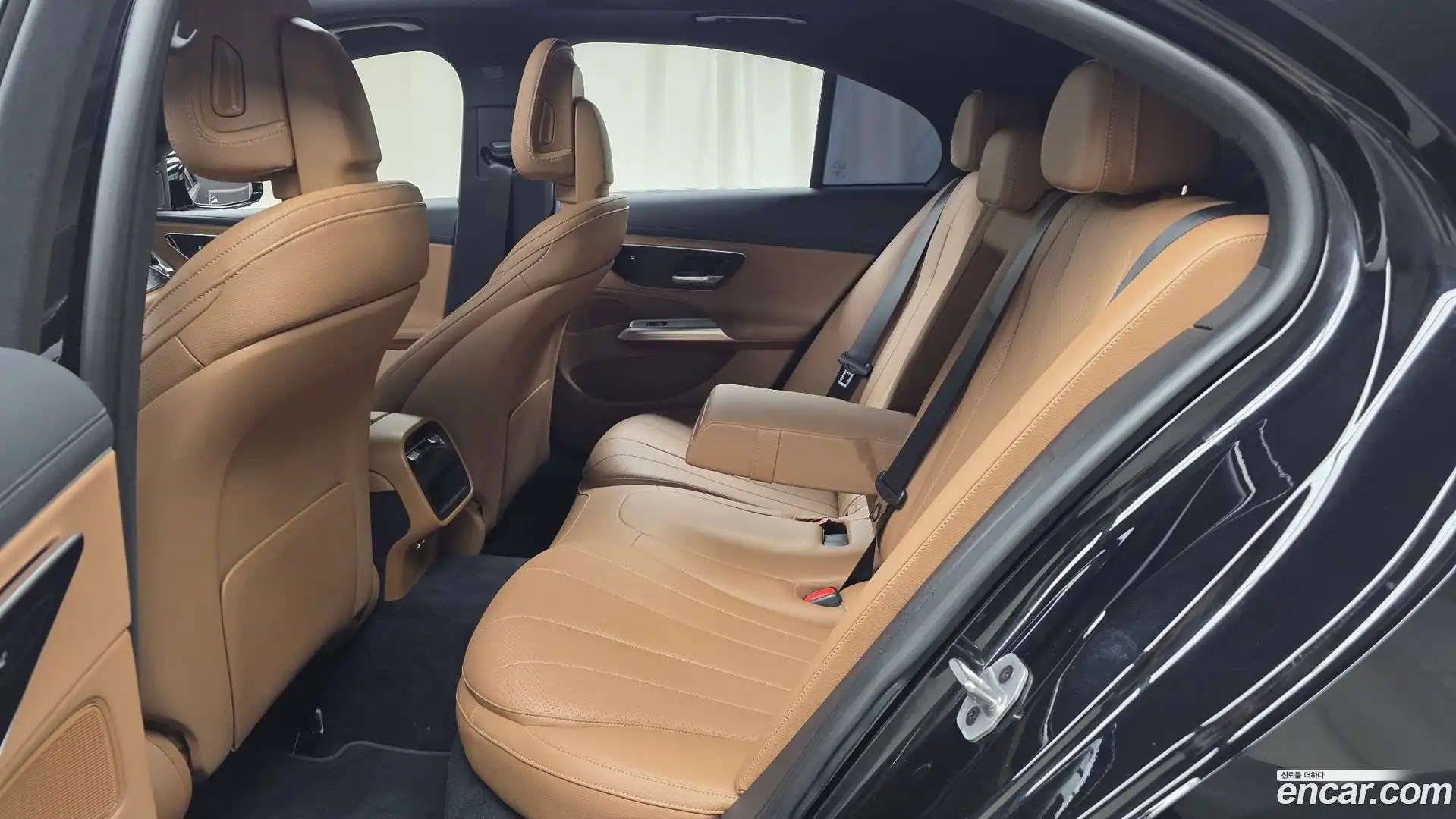 E-Class Mercedes-Benz 2024.11-OPTION-016