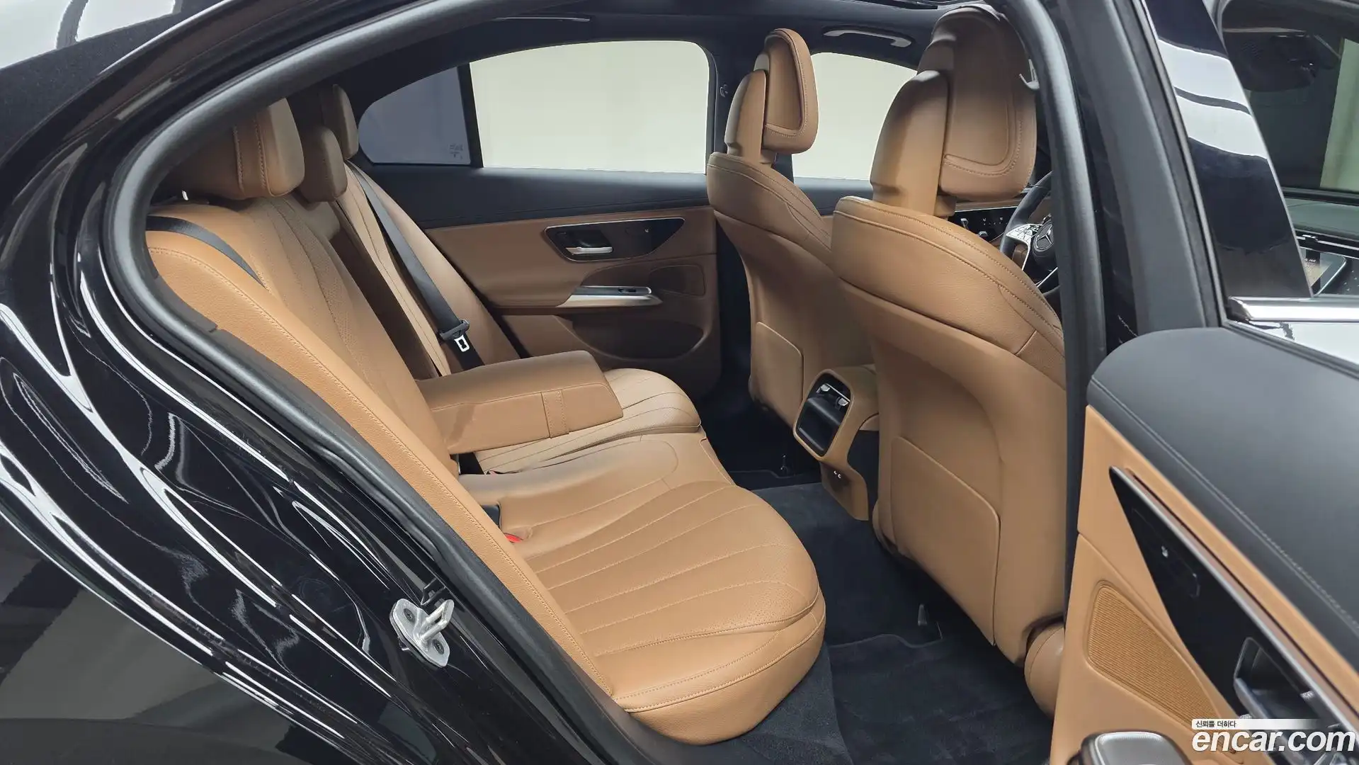 E-Class Mercedes-Benz 2024.11-INNER-036