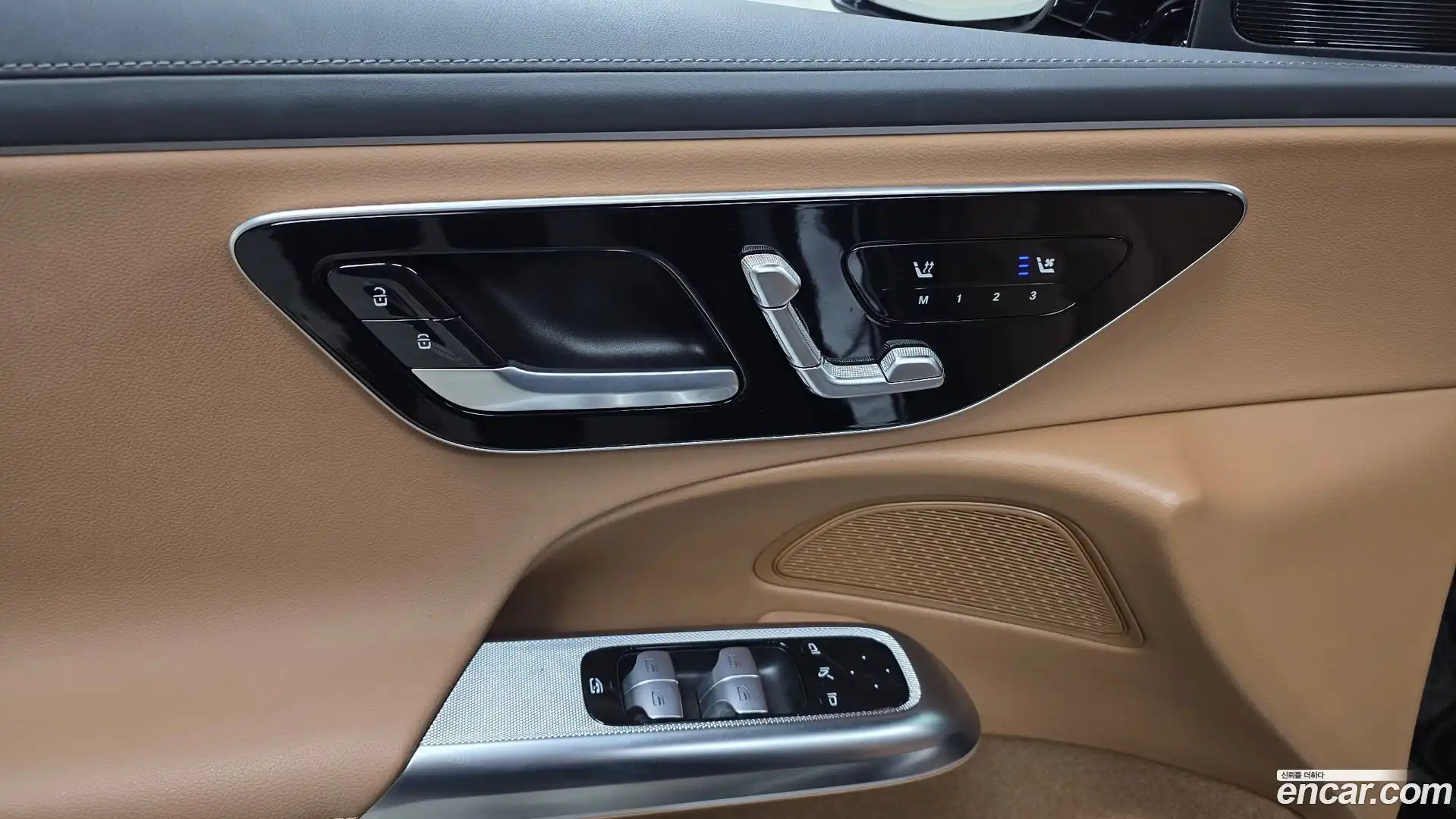 E-Class Mercedes-Benz 2024.11-OPTION-040
