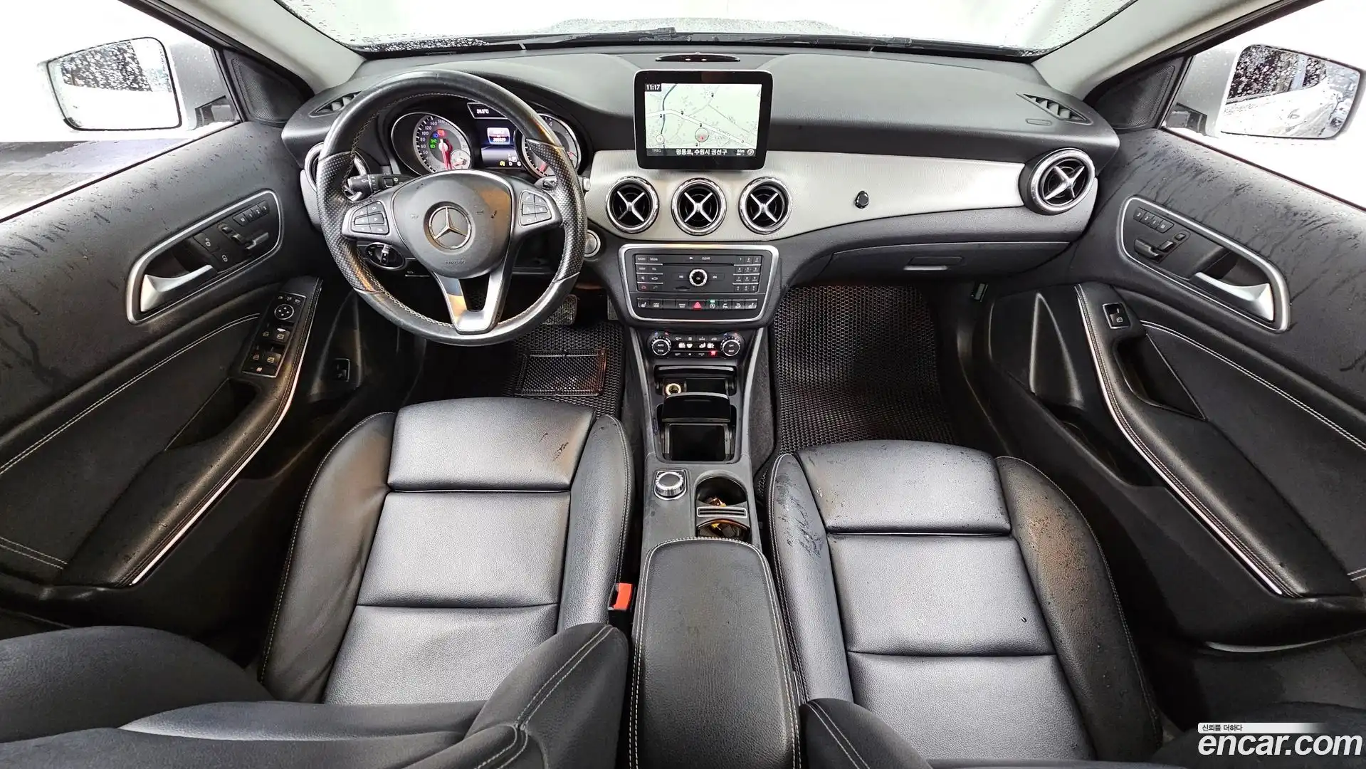 GLA-Class Mercedes-Benz 2016.6-INNER-007