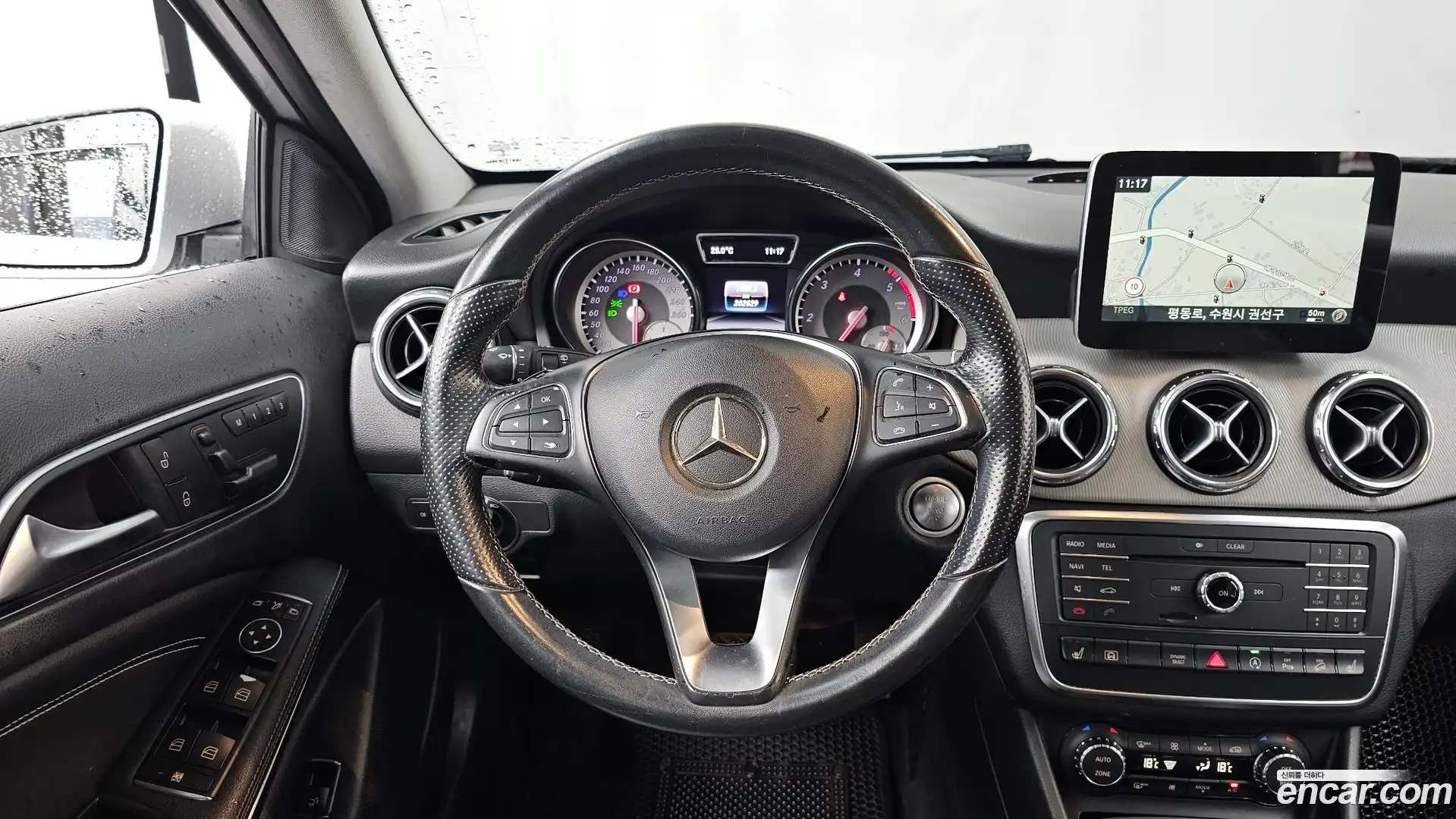 GLA-Class Mercedes-Benz 2016.6-OPTION-017