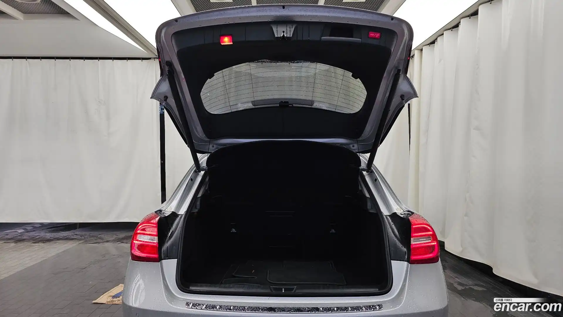 GLA-Class Mercedes-Benz 2016.6-OPTION-024