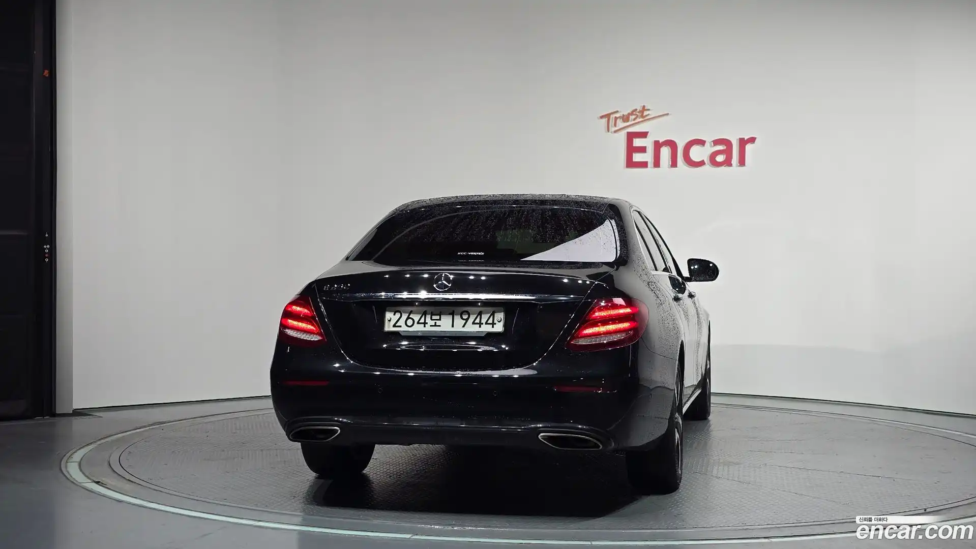E-Class Mercedes-Benz 2019.10-OUTER-004