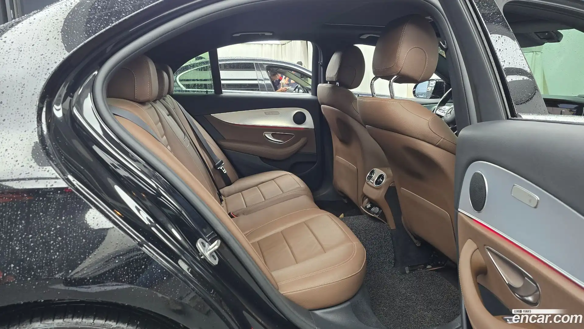 E-Class Mercedes-Benz 2019.10-OPTION-015