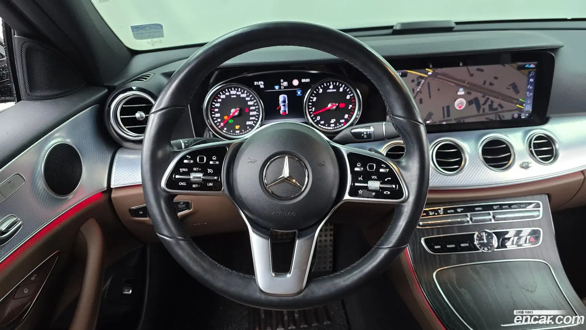 E-Class Mercedes-Benz 2019.10-OPTION-017