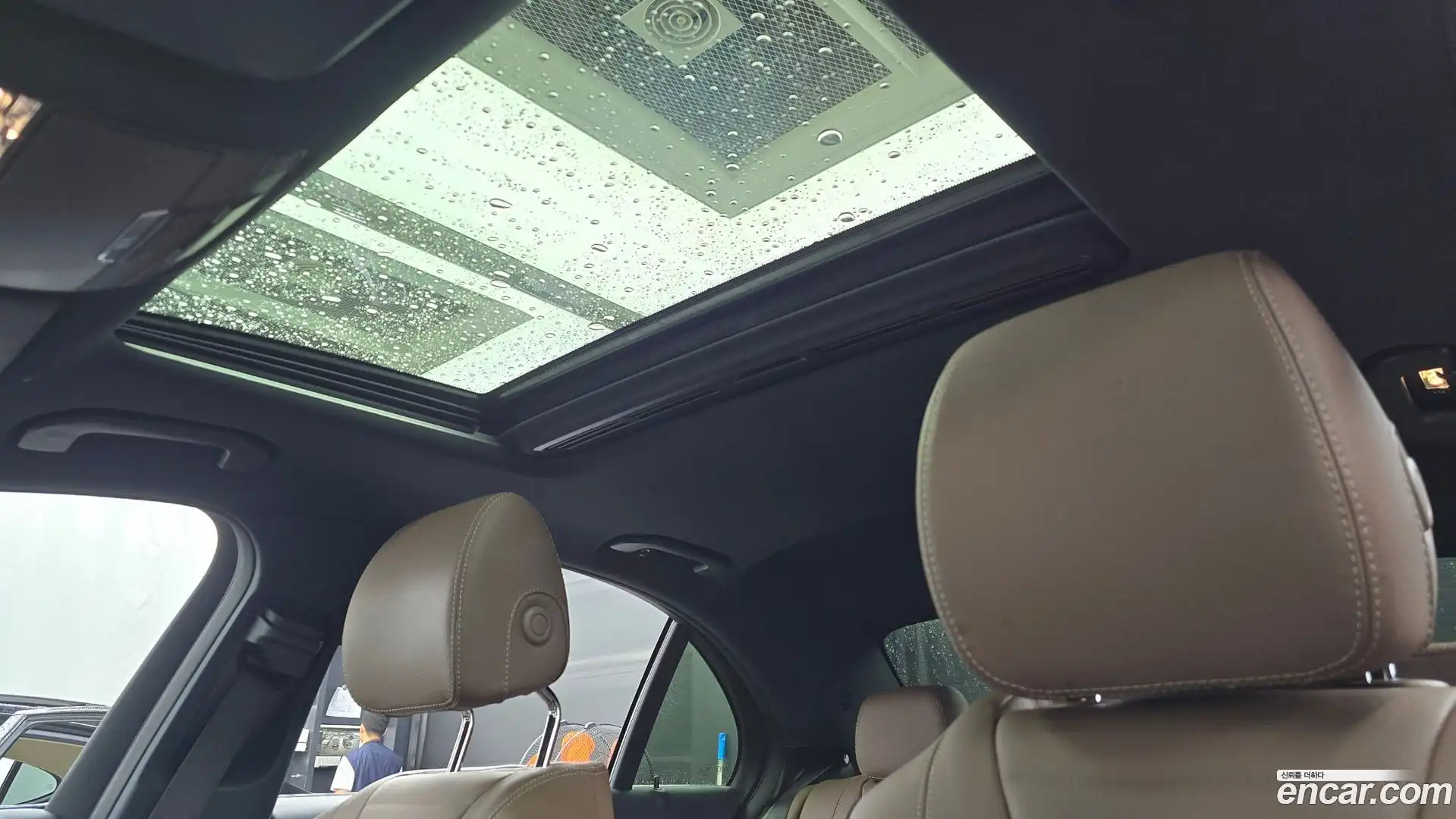 E-Class Mercedes-Benz 2019.10-OPTION-020