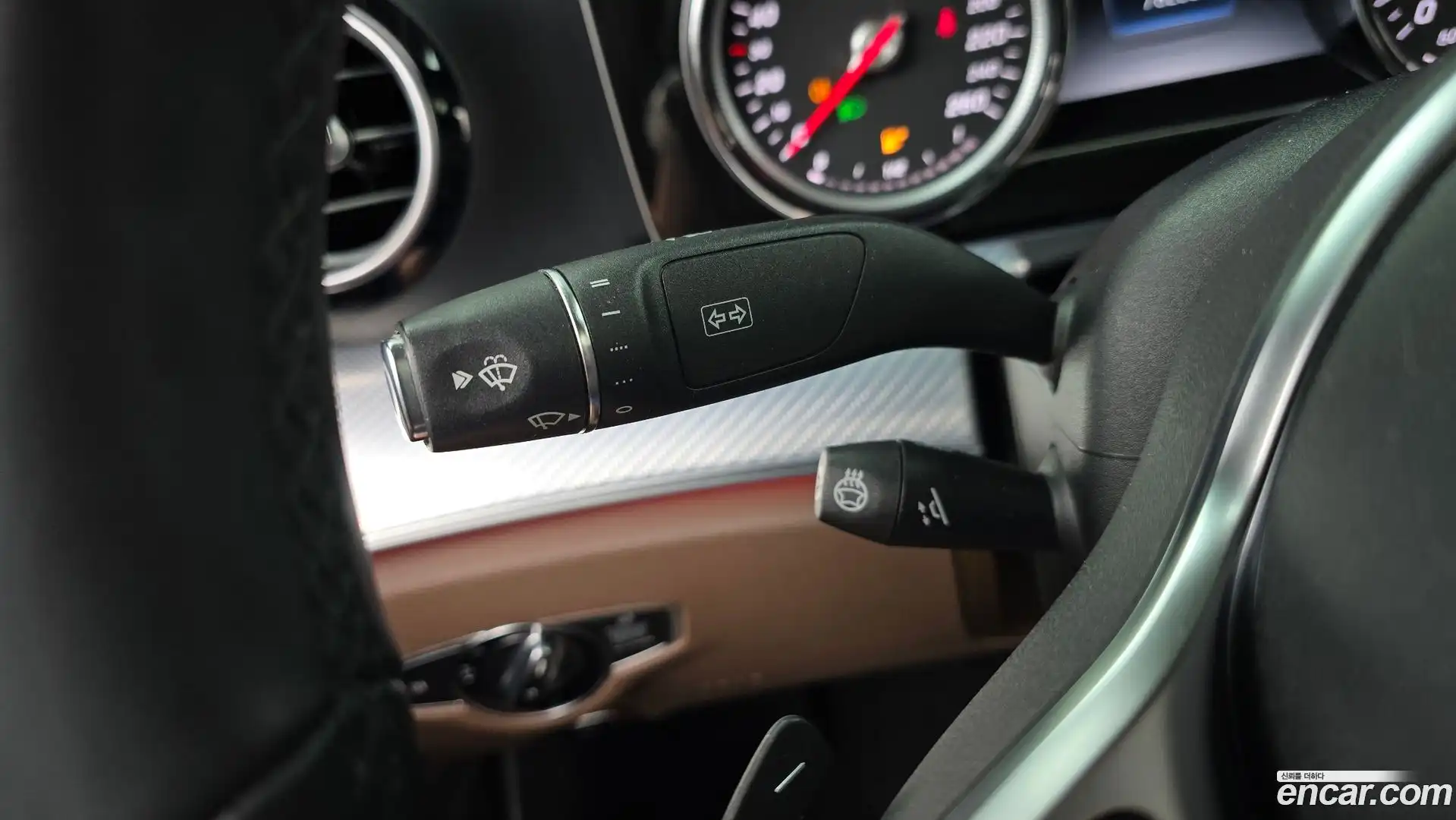 E-Class Mercedes-Benz 2019.10-OPTION-022