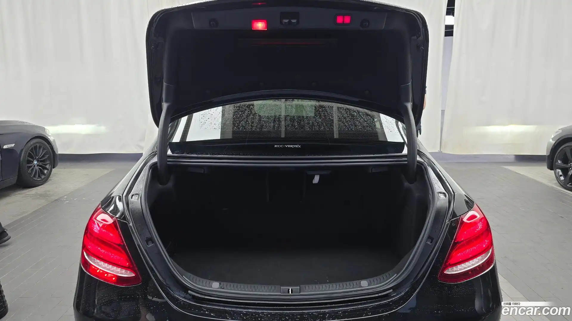 E-Class Mercedes-Benz 2019.10-OPTION-024