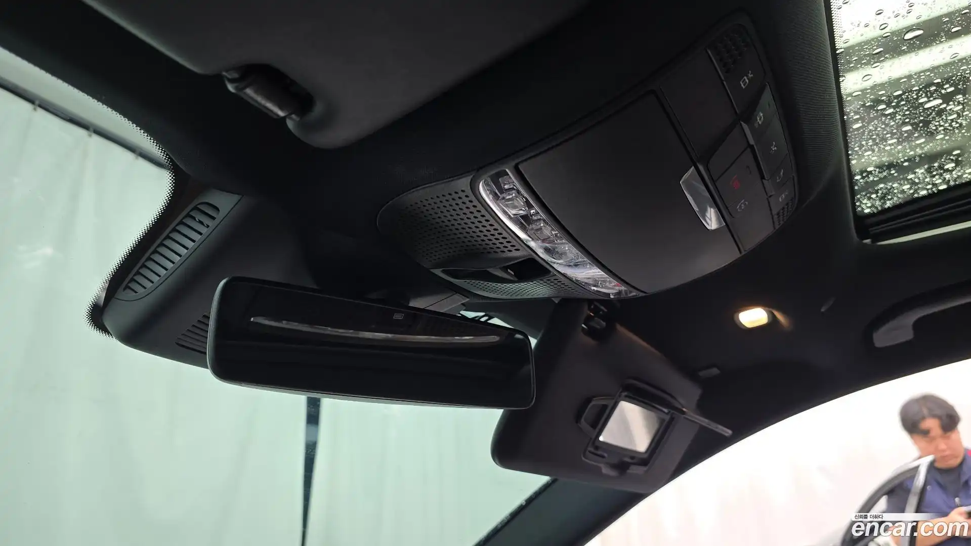 E-Class Mercedes-Benz 2019.10-OPTION-040