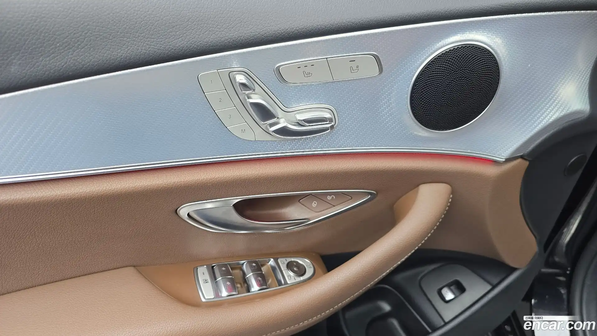 E-Class Mercedes-Benz 2019.10-OPTION-041