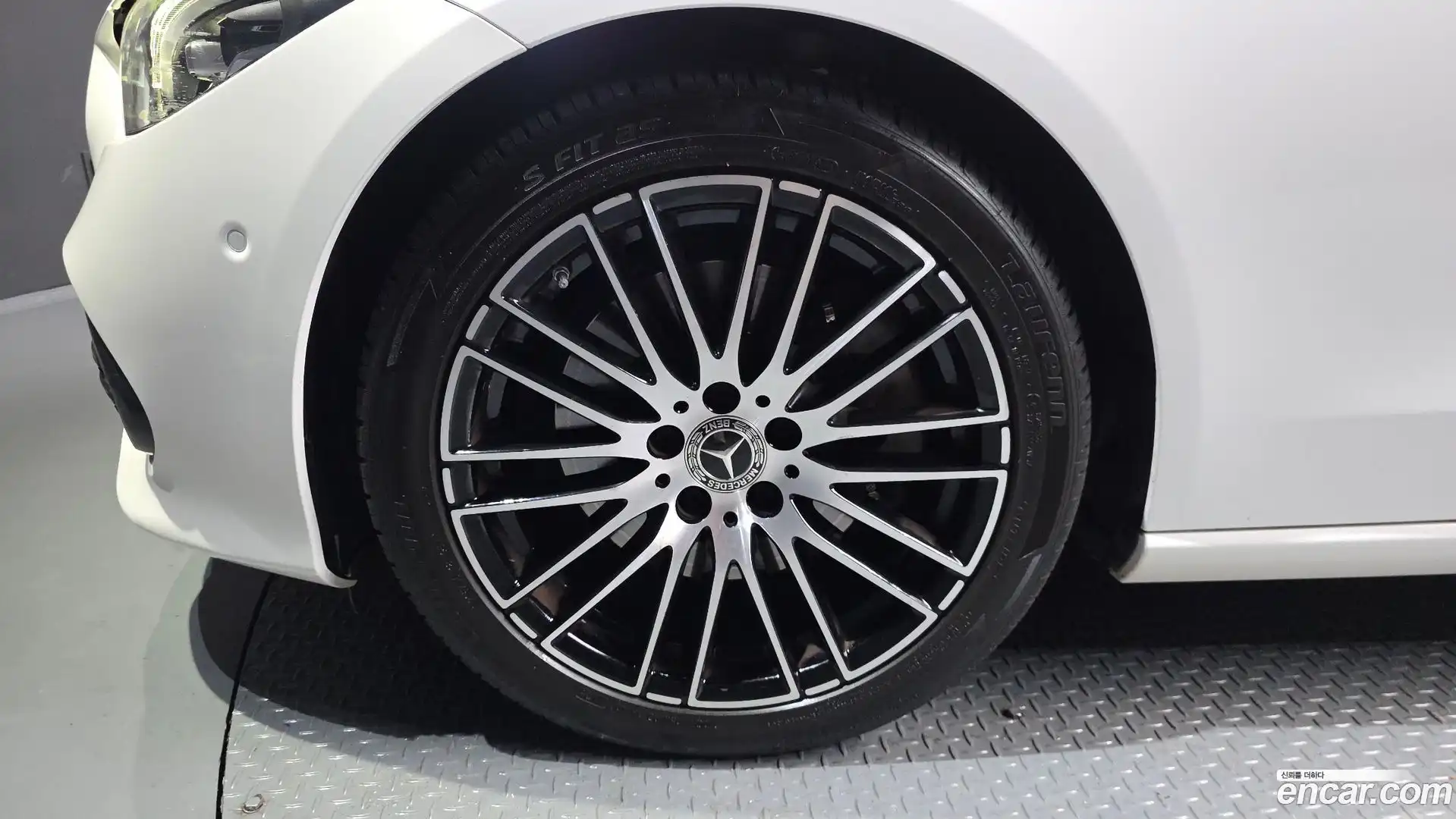 C-Class Mercedes-Benz 2023.11-OUTER-005