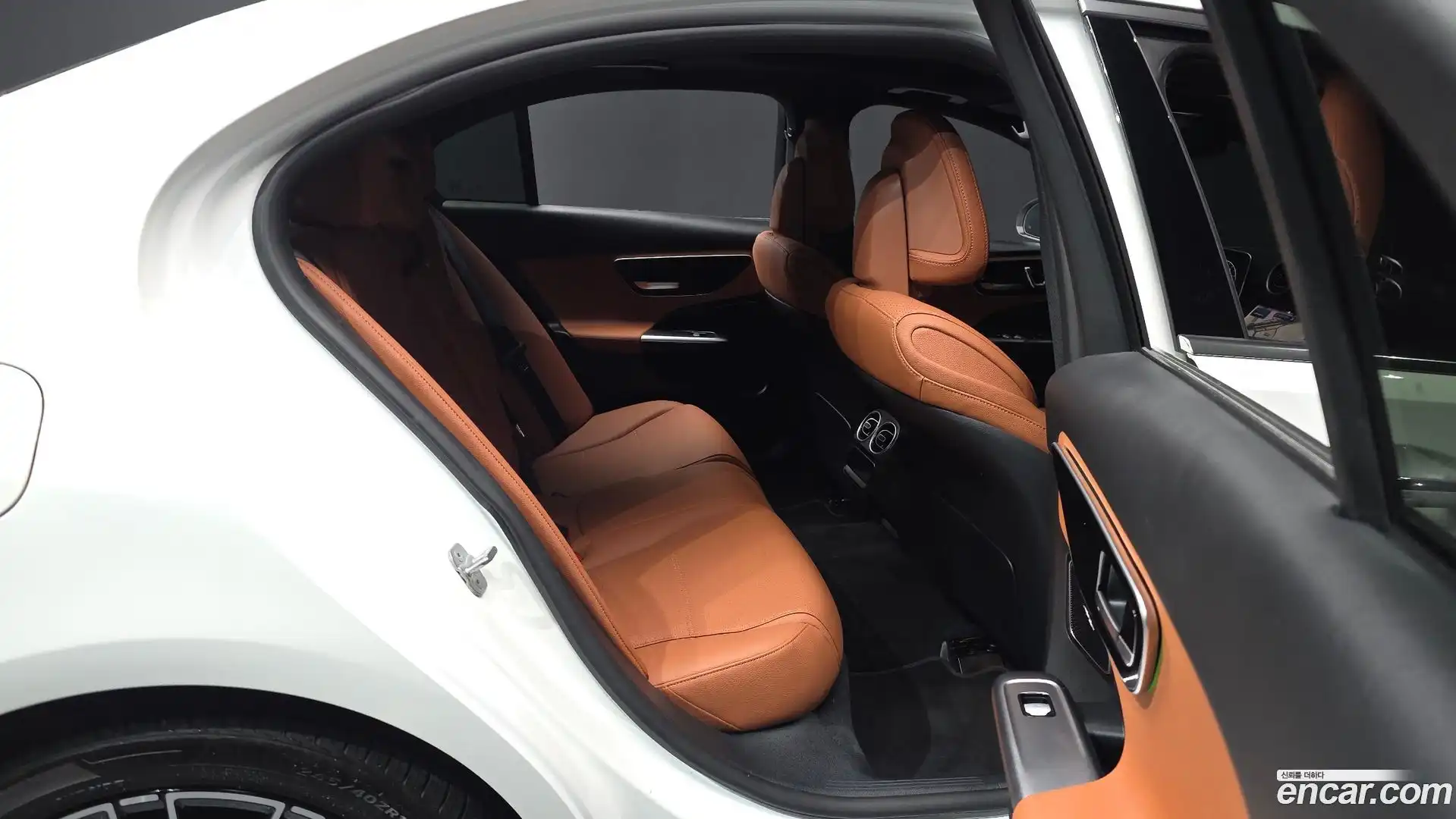 C-Class Mercedes-Benz 2023.11-OPTION-016