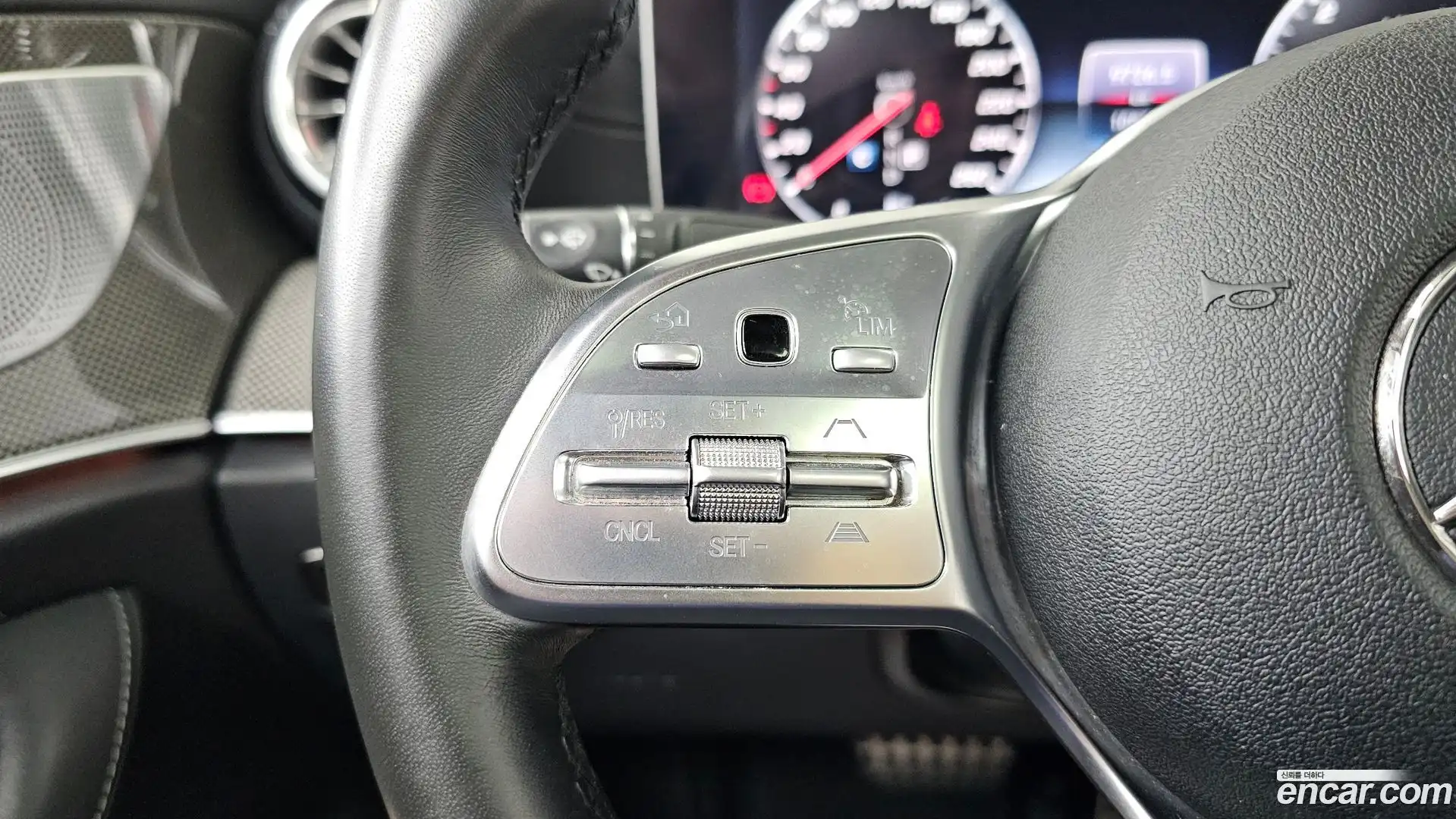 CLS-Class Mercedes-Benz 2018.10-OPTION-045