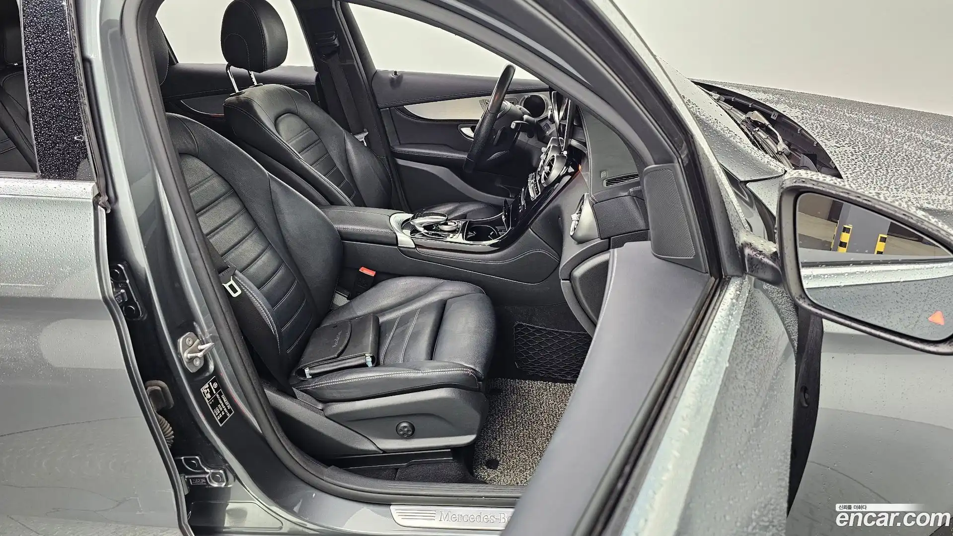 GLC-Class Mercedes-Benz 2017.11-INNER-010
