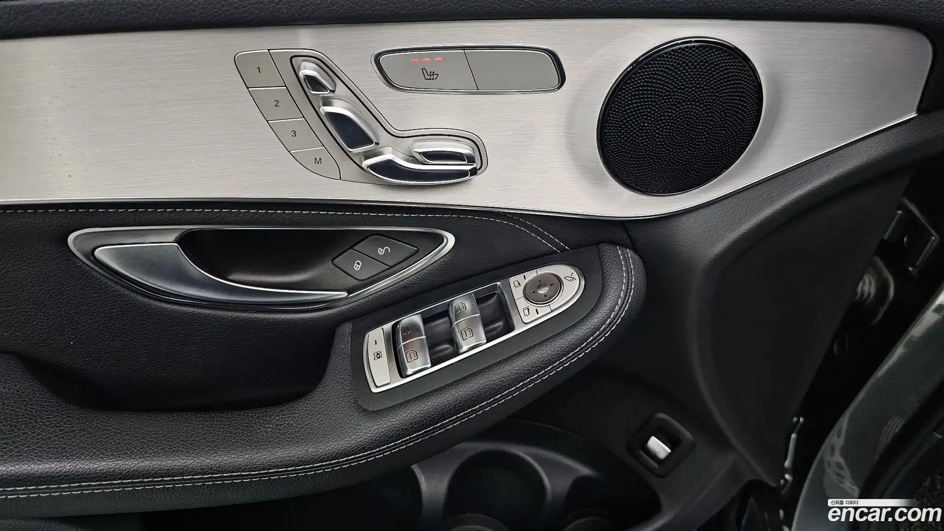 GLC-Class Mercedes-Benz 2017.11-OPTION-021