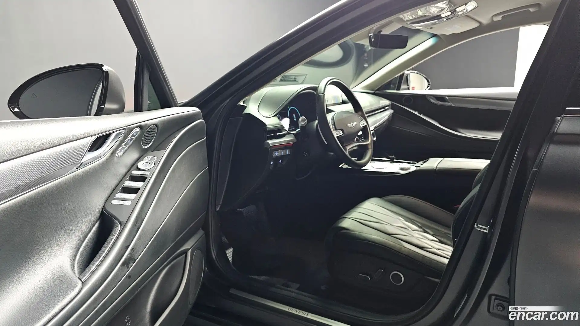 G80 Genesis 2022.0-INNER-010
