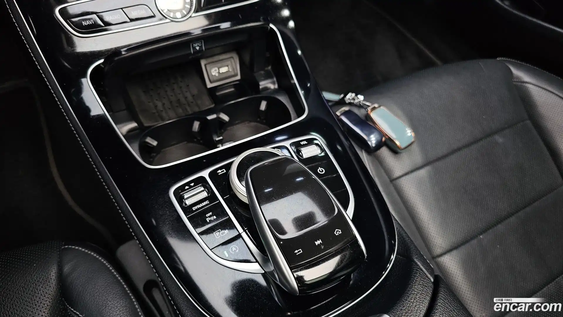 E-Class Mercedes-Benz 2018.10-OPTION-022
