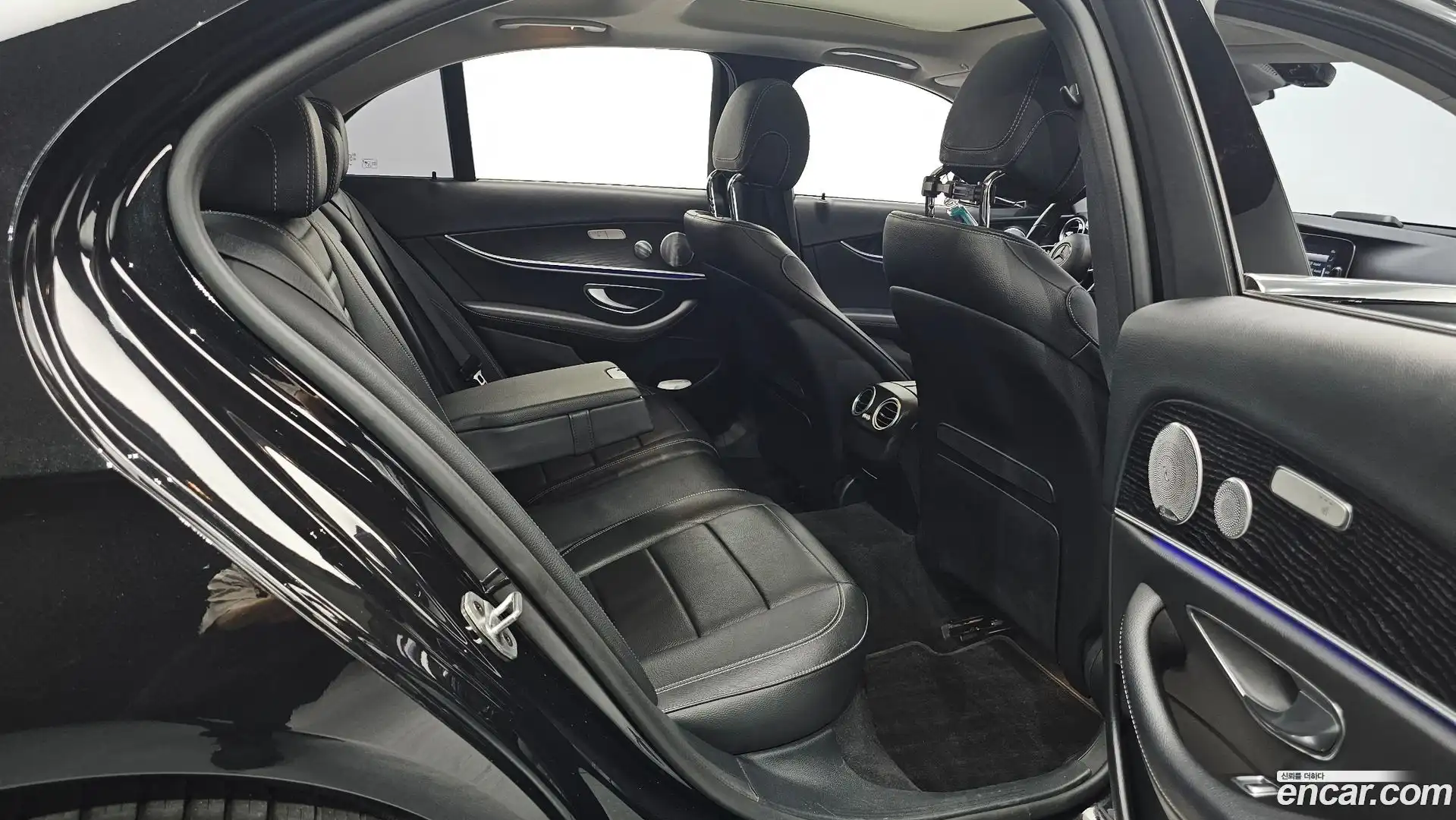 E-Class Mercedes-Benz 2018.10-INNER-036
