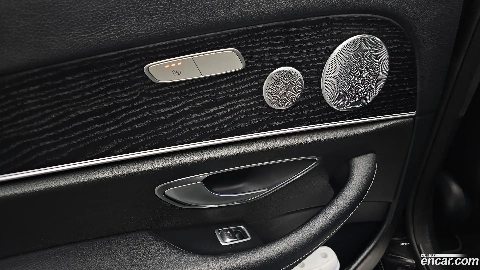 E-Class Mercedes-Benz 2018.10-OPTION-040
