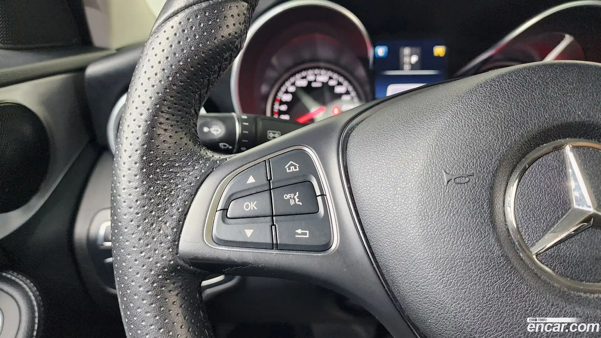 C-Class Mercedes-Benz 2018.2-OPTION-021