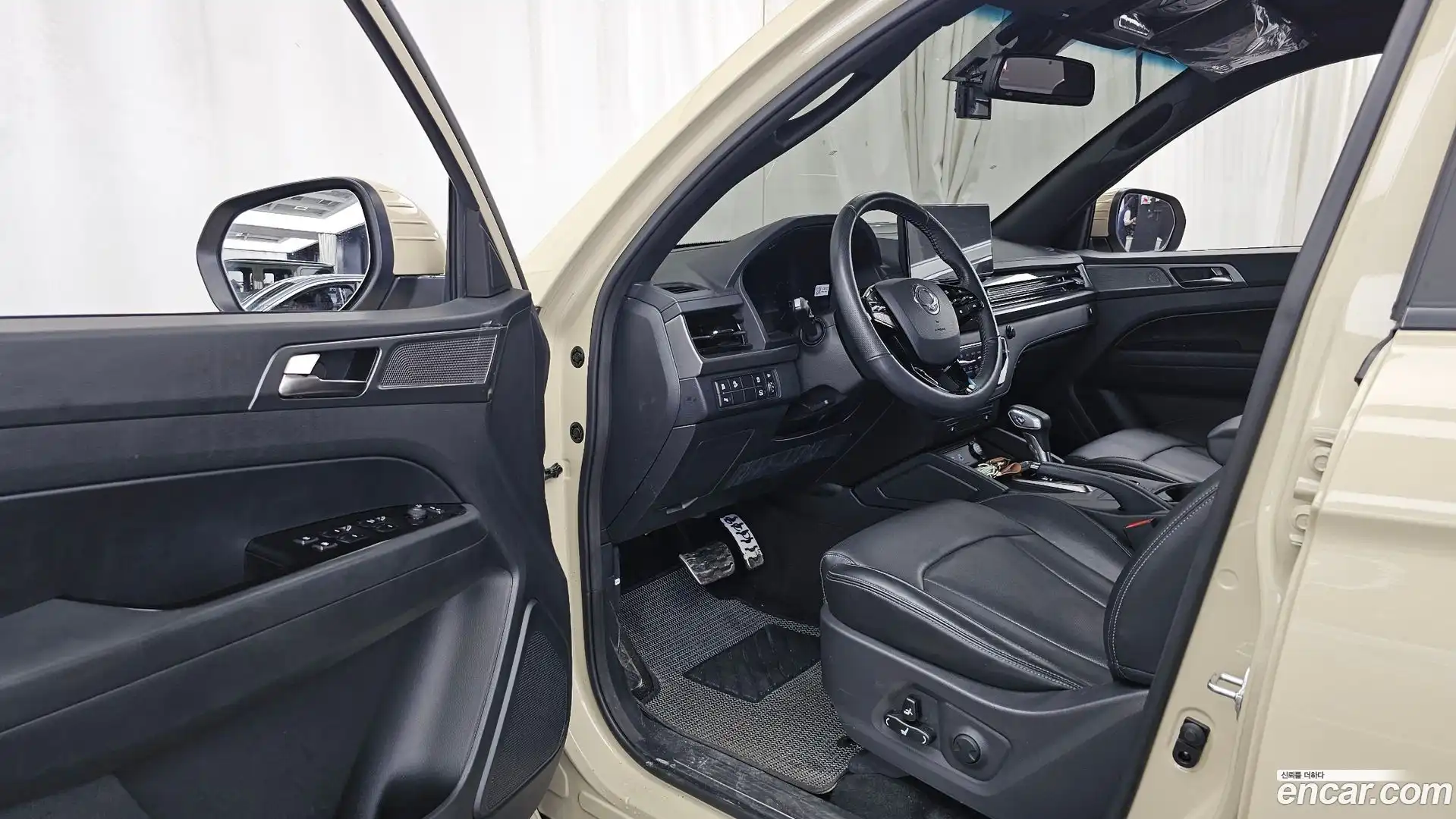 Rexton KG Mobility 2024.2-INNER-010
