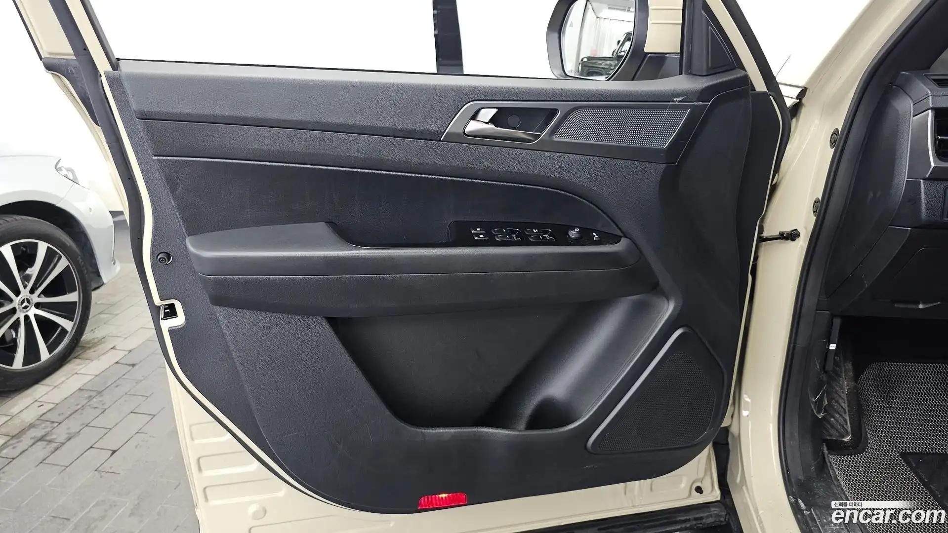 Rexton KG Mobility 2024.2-INNER-034