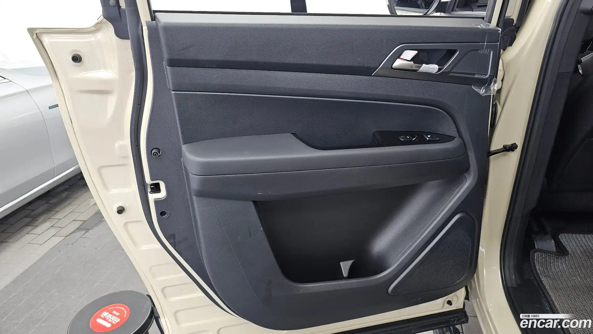 Rexton KG Mobility 2024.2-INNER-035