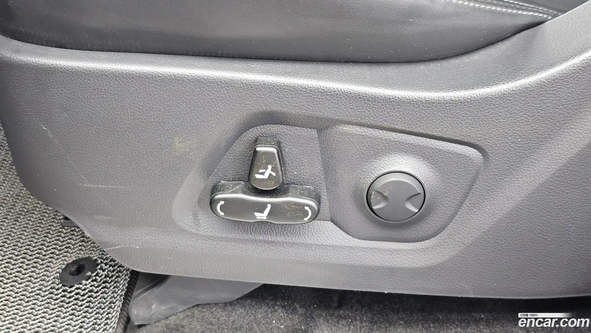 Rexton KG Mobility 2024.2-INNER-036