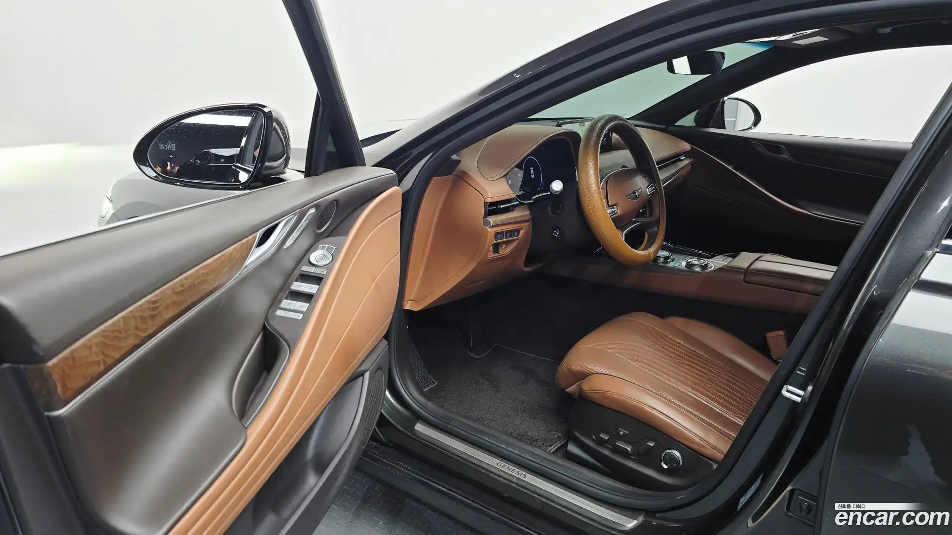 G80 Genesis 2023.0-INNER-010