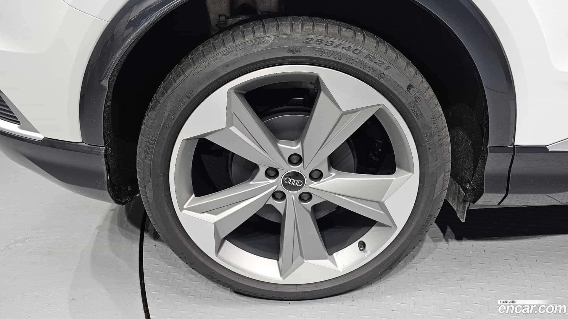 Q4 e-tron Audi 2026.3-OUTER-005