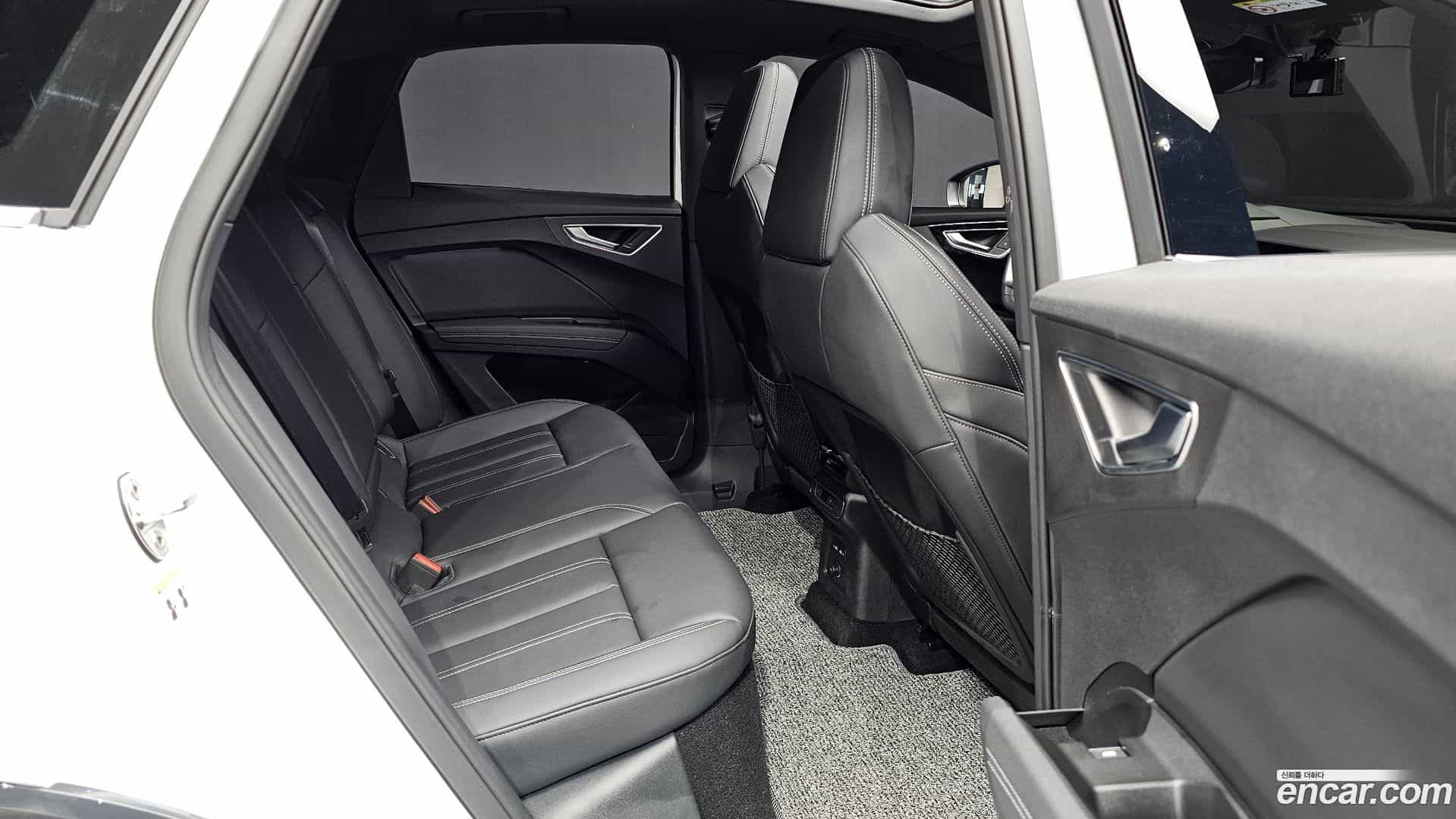 Q4 e-tron Audi 2026.3-OPTION-016