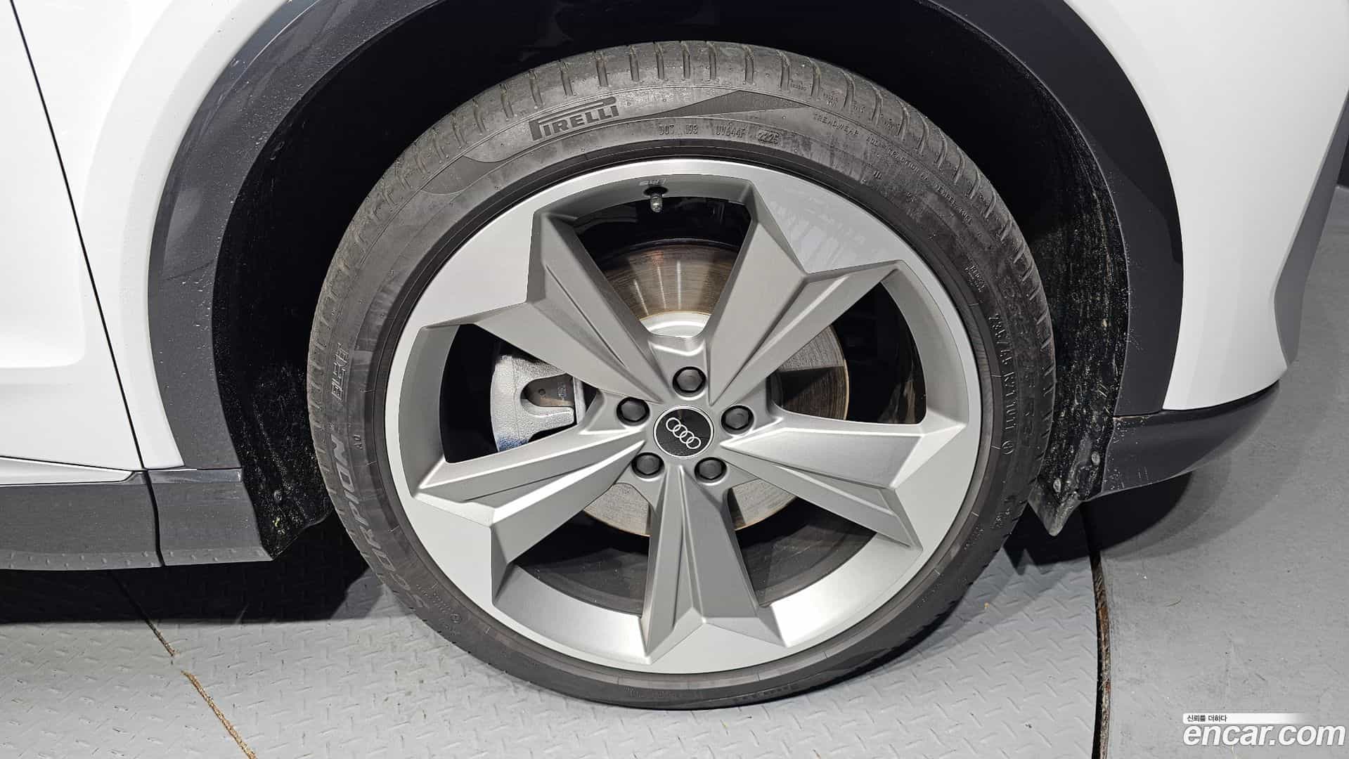 Q4 e-tron Audi 2026.3-OUTER-031