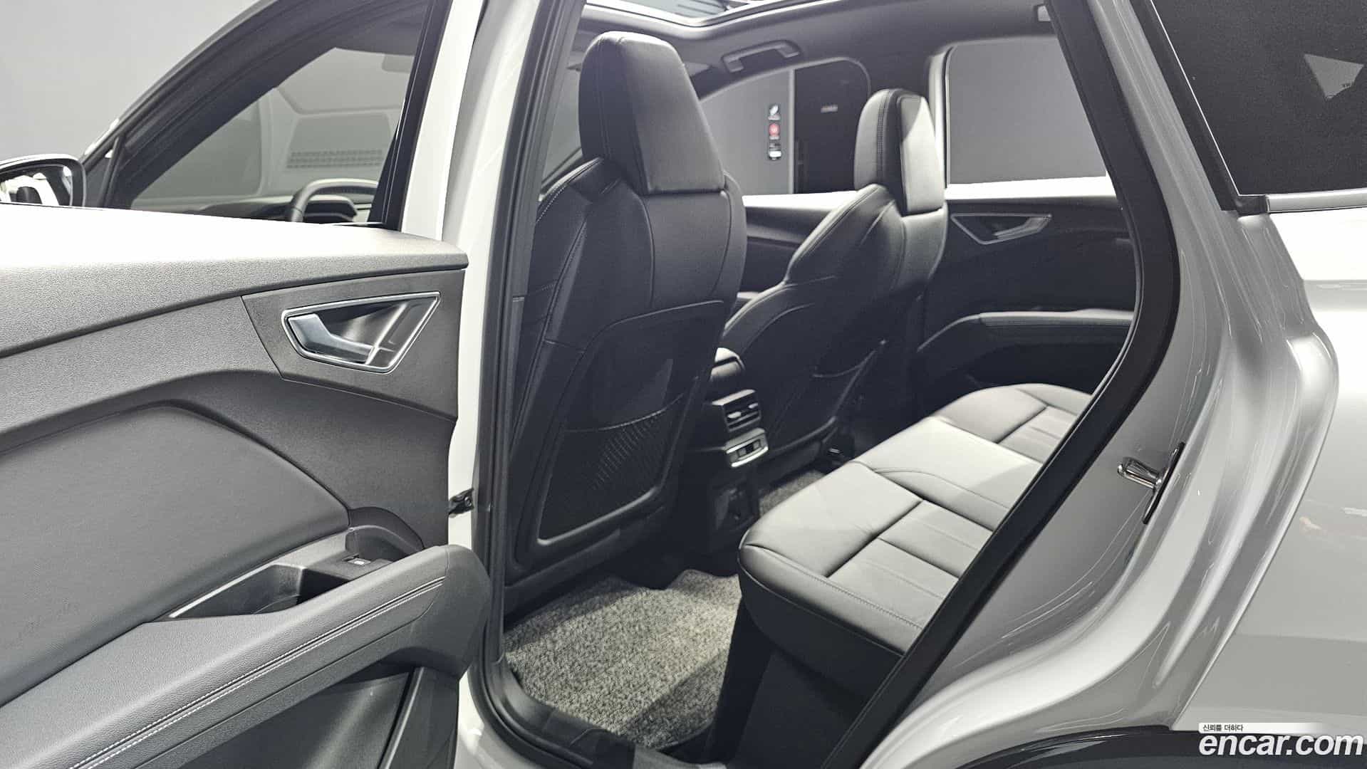 Q4 e-tron Audi 2026.3-INNER-036