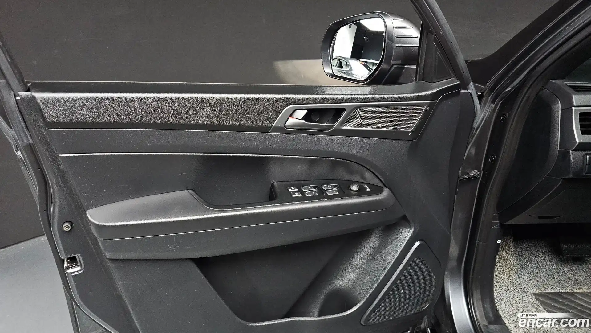 Rexton KG Mobility 2021.10-INNER-034