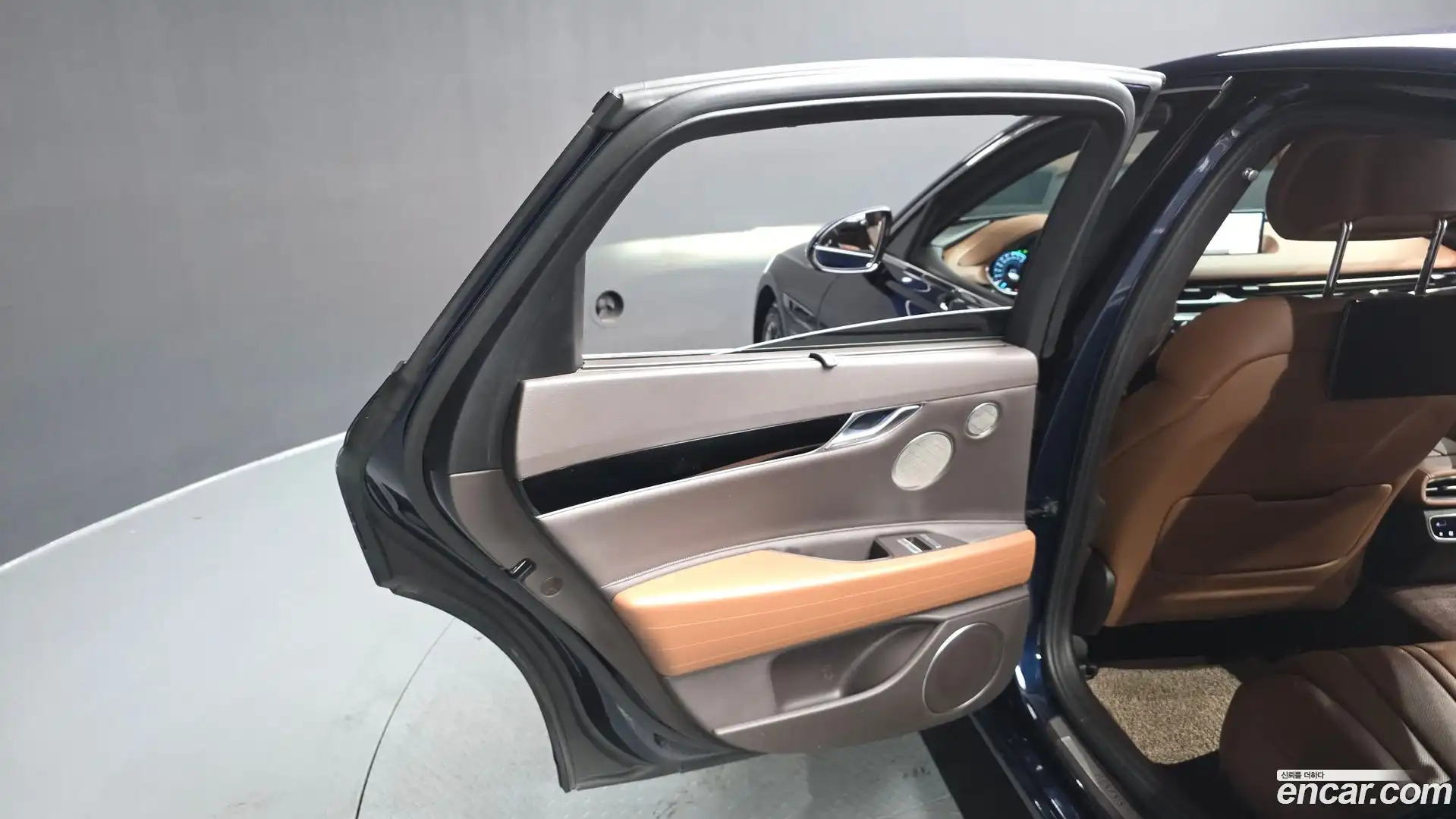 G80 Genesis 2020.4-INNER-035