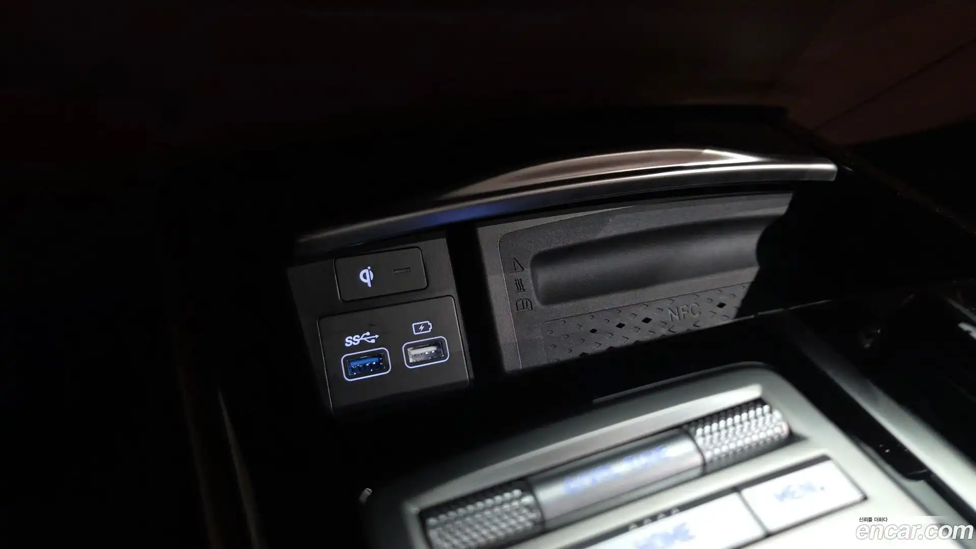 G80 Genesis 2020.4-INNER-036