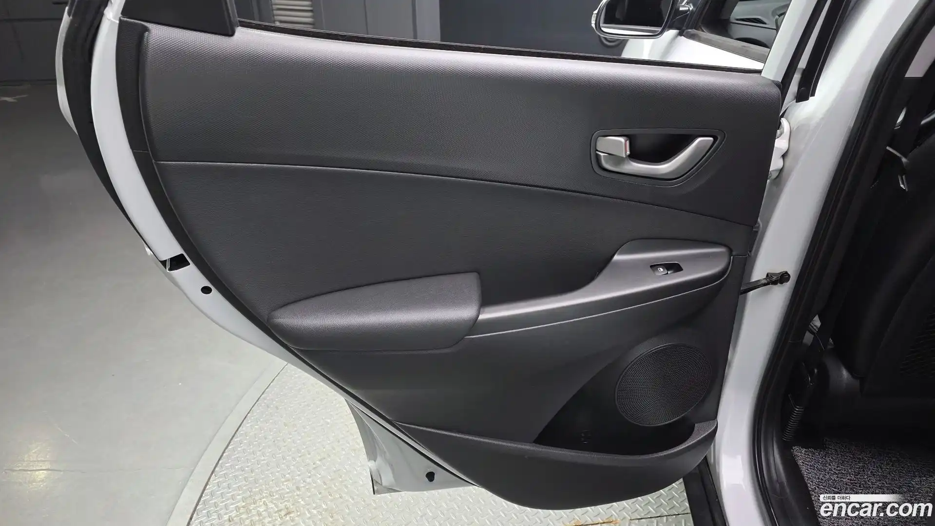 Kona Hyundai 2017.9-INNER-035