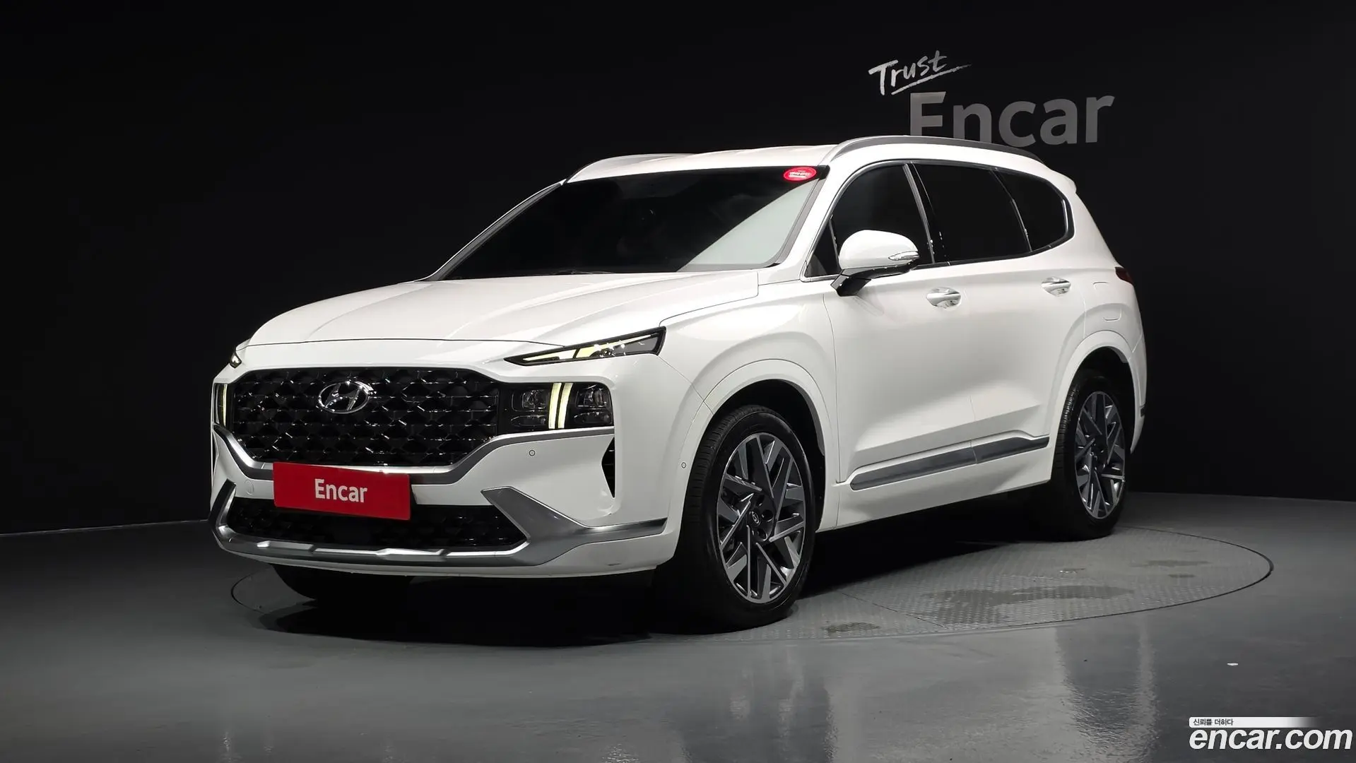 Main__Slider__Photo:Santafe Hyundai 2021.6-0