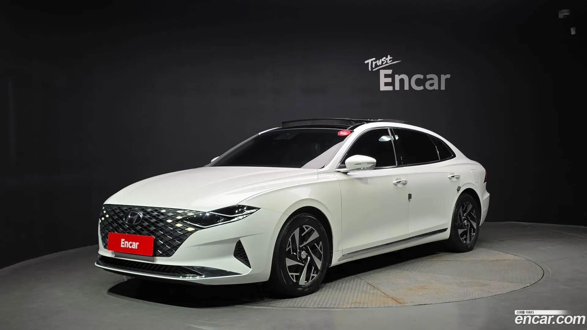 Main__Slider__Photo:Grandeur Hyundai 2020.0-0