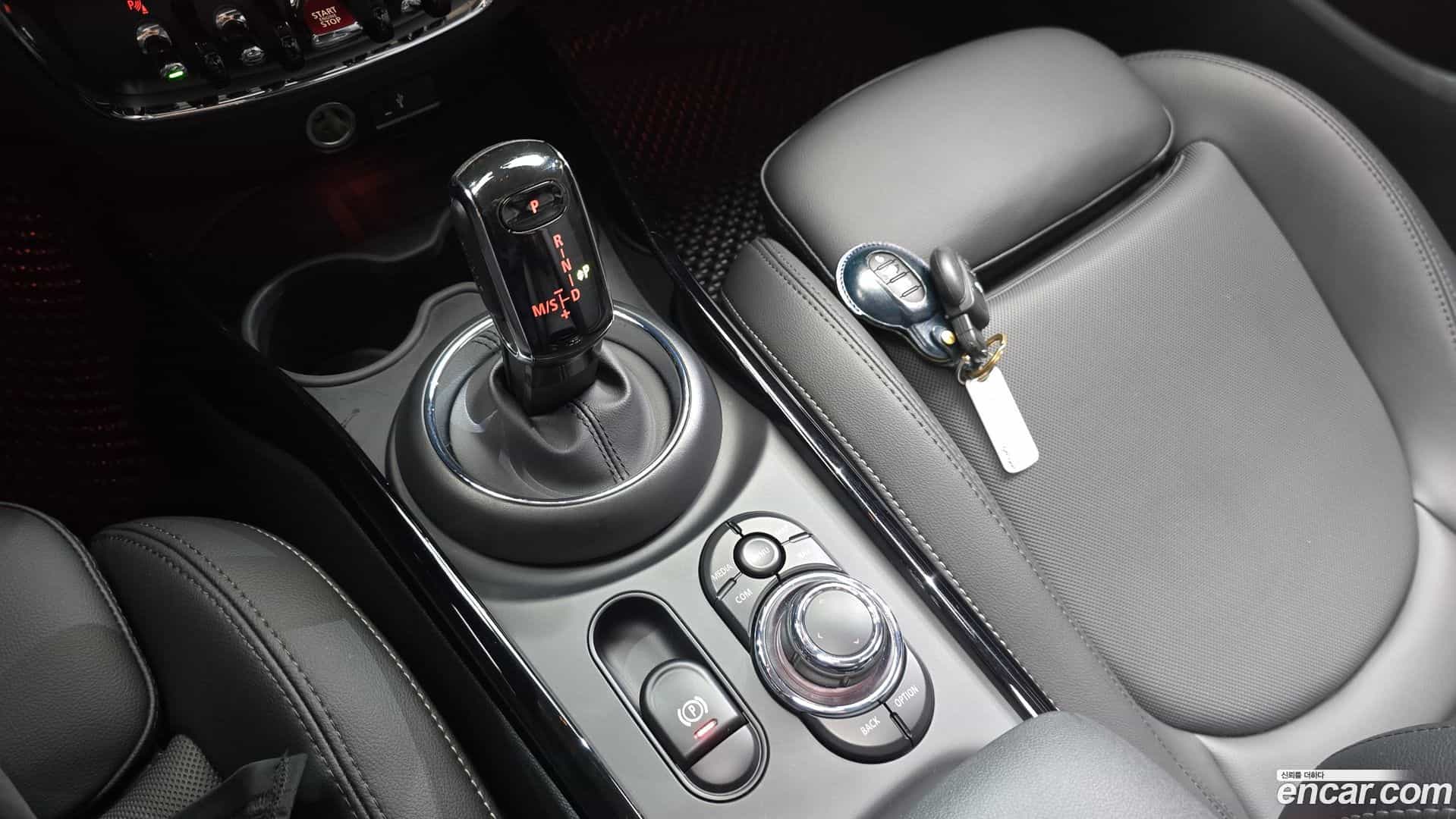 Clubman Mini 2022.4-INNER-009